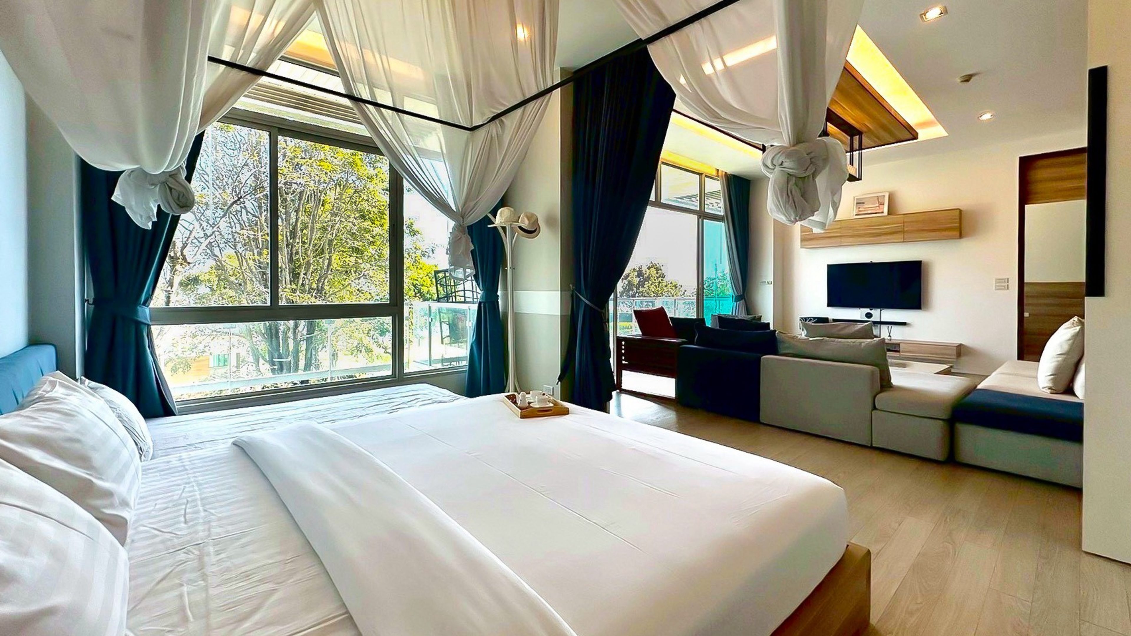 Luxury Beachfront 3-Bedroom Condo for Sale at Wan Vayla Hua Hin, Khao Tao thumbnail 5