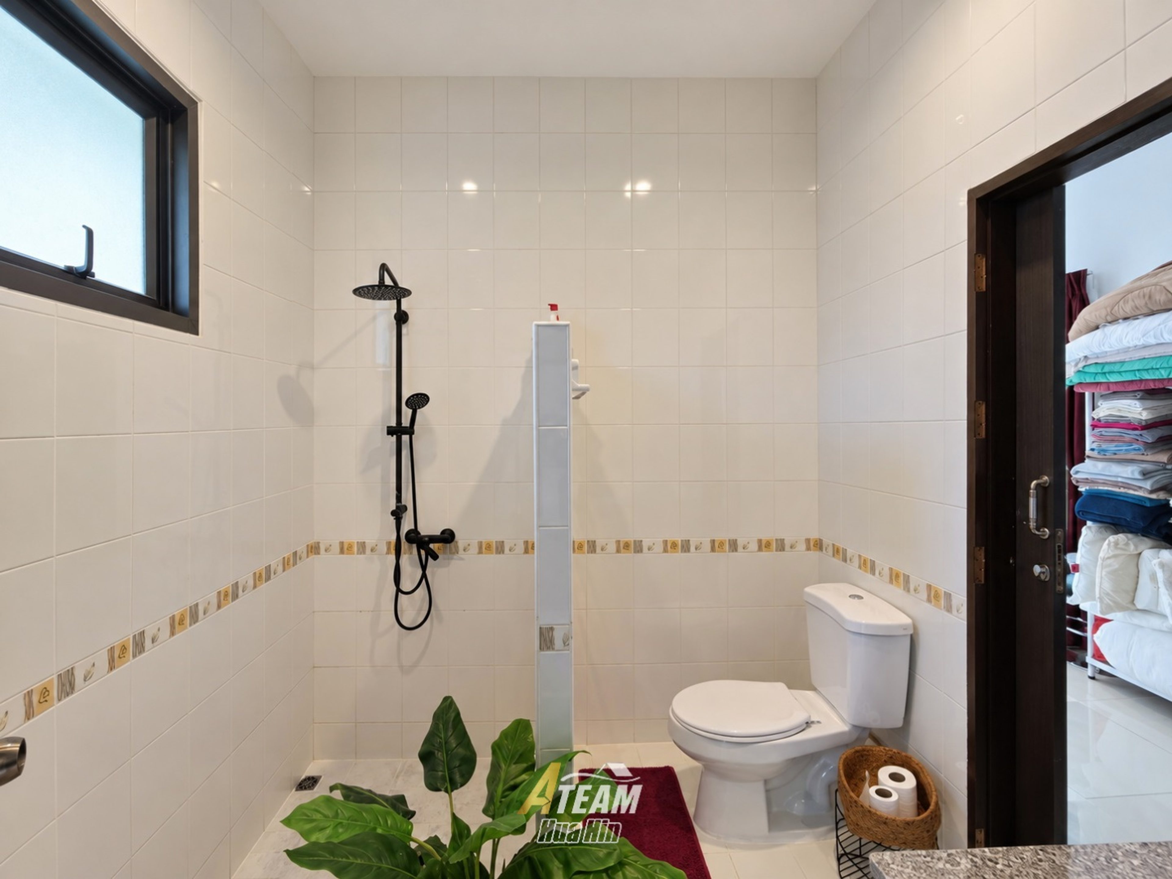Luxury 4-Bedroom Pool Villa on a Large Plot in Khao Tao, thumbnail 15