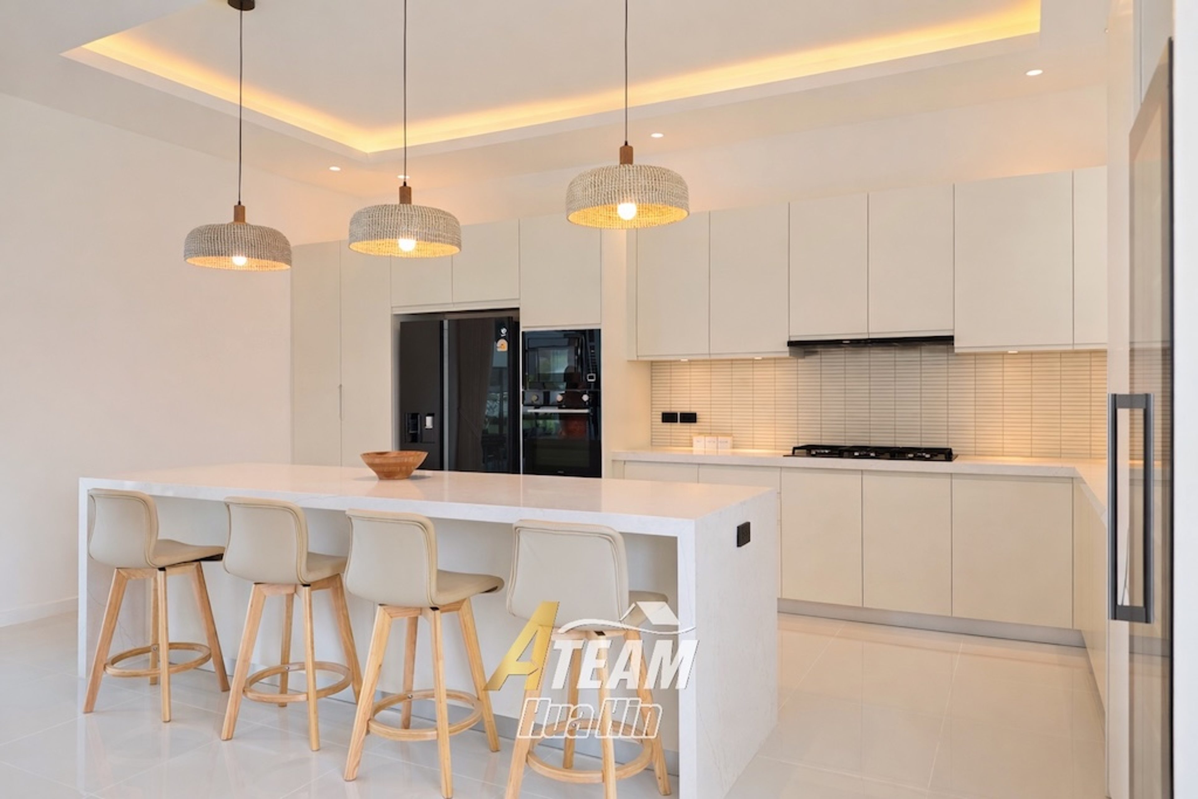 Prestigious 5-Bedroom Pool Villa on 2,622 sqm Prime Land thumbnail 19