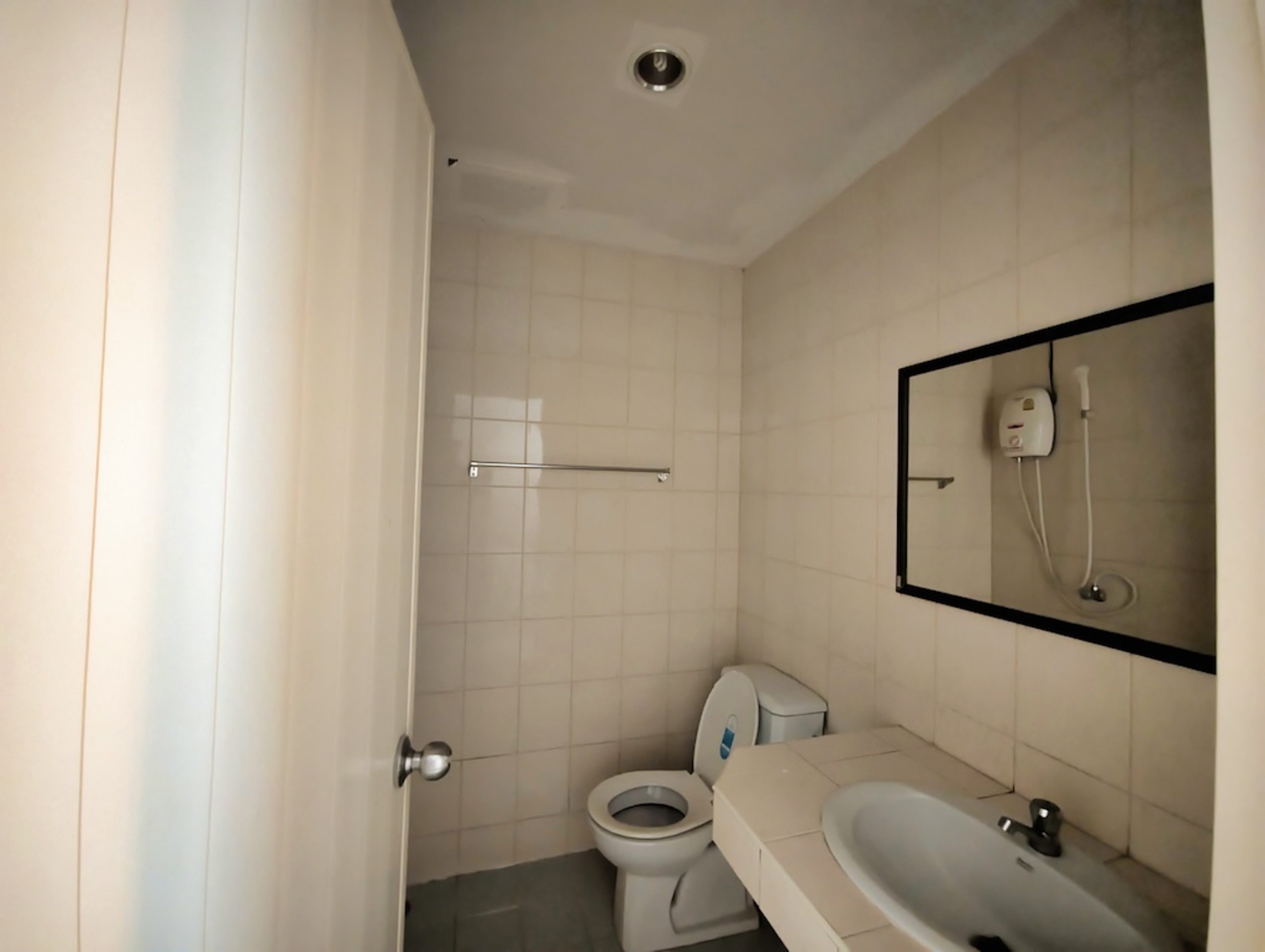 Beachfront 5-Bedroom Townhouse in Baan Suksamran – Hua Hin City Center thumbnail 9