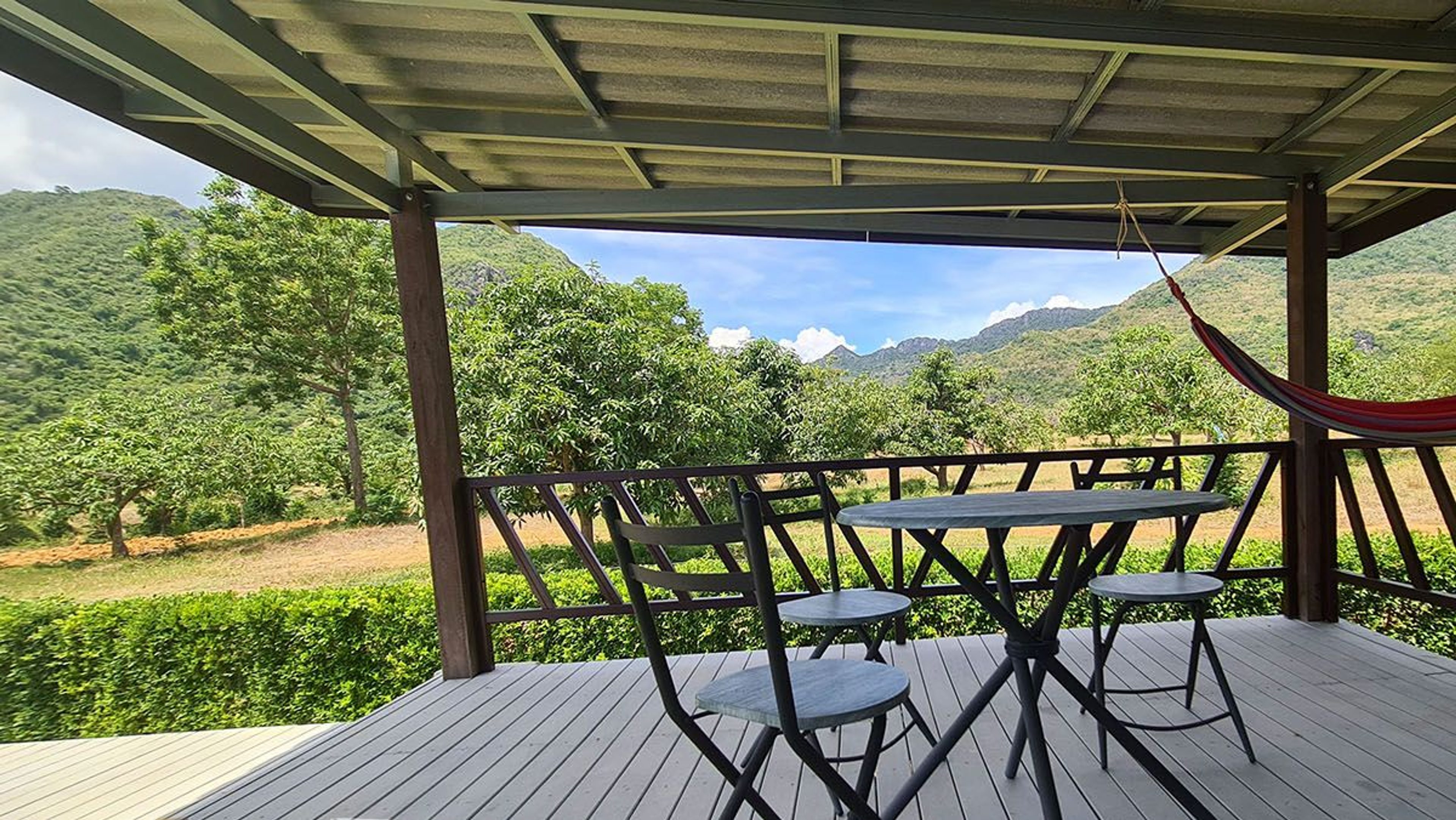Mango Hills one of a kind resort property in stunning scenic location thumbnail 11