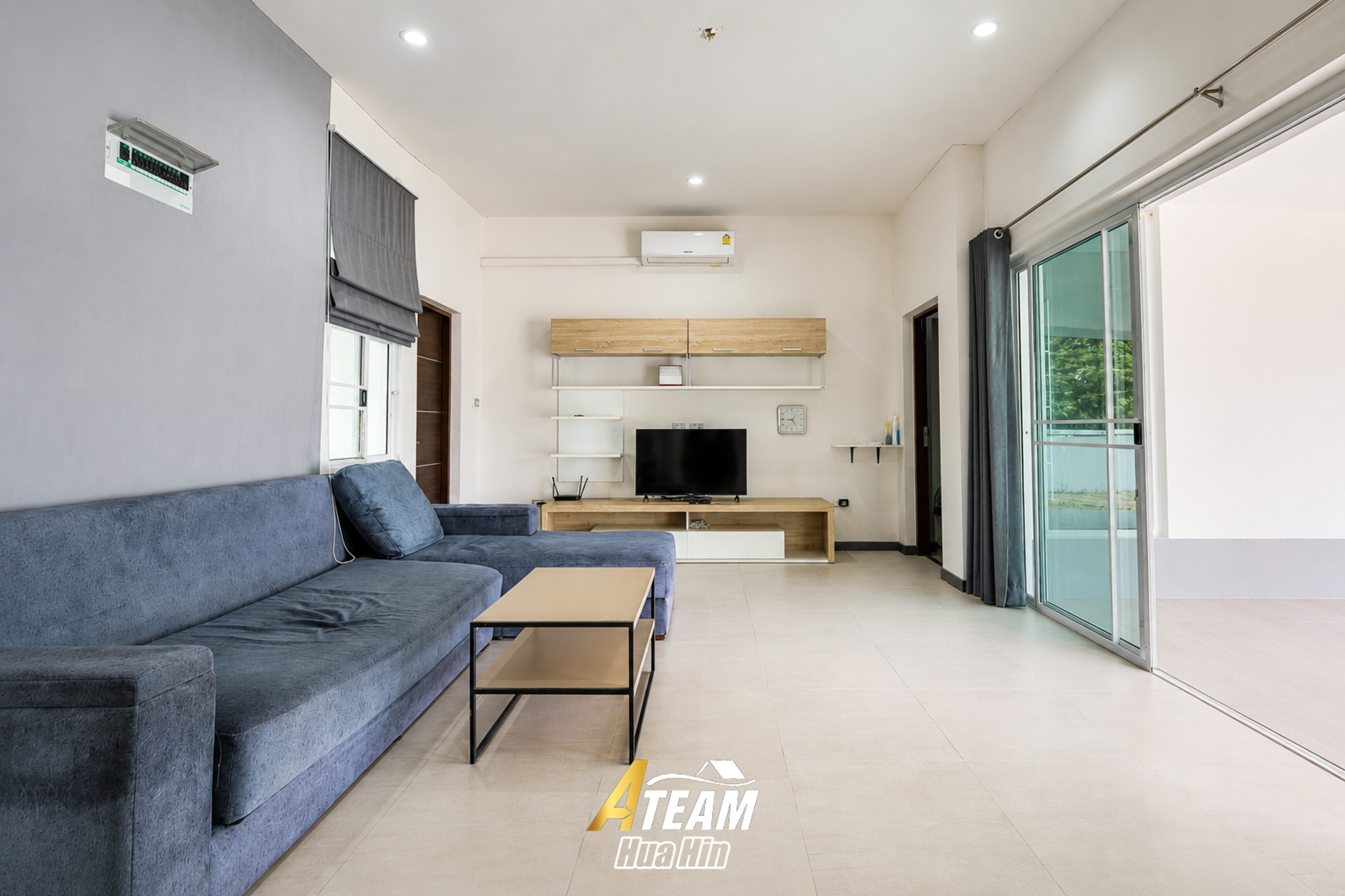 For sale House 3-Bedroom in Black Mountain. thumbnail 5