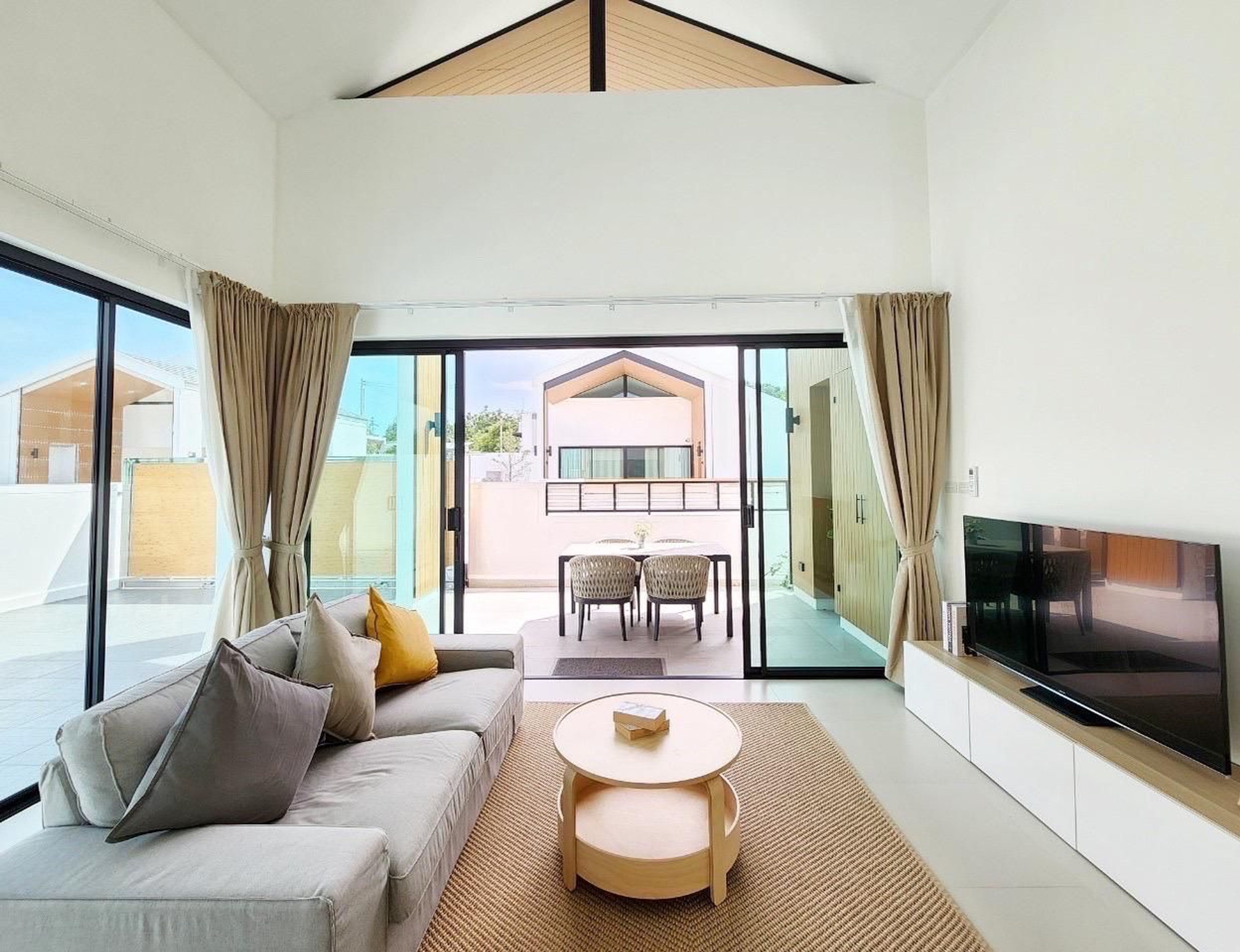House / Villa For Rent - - 3 Bedrooms - 2 Bathrooms - Price ฿38,000 -  thumbnail 4