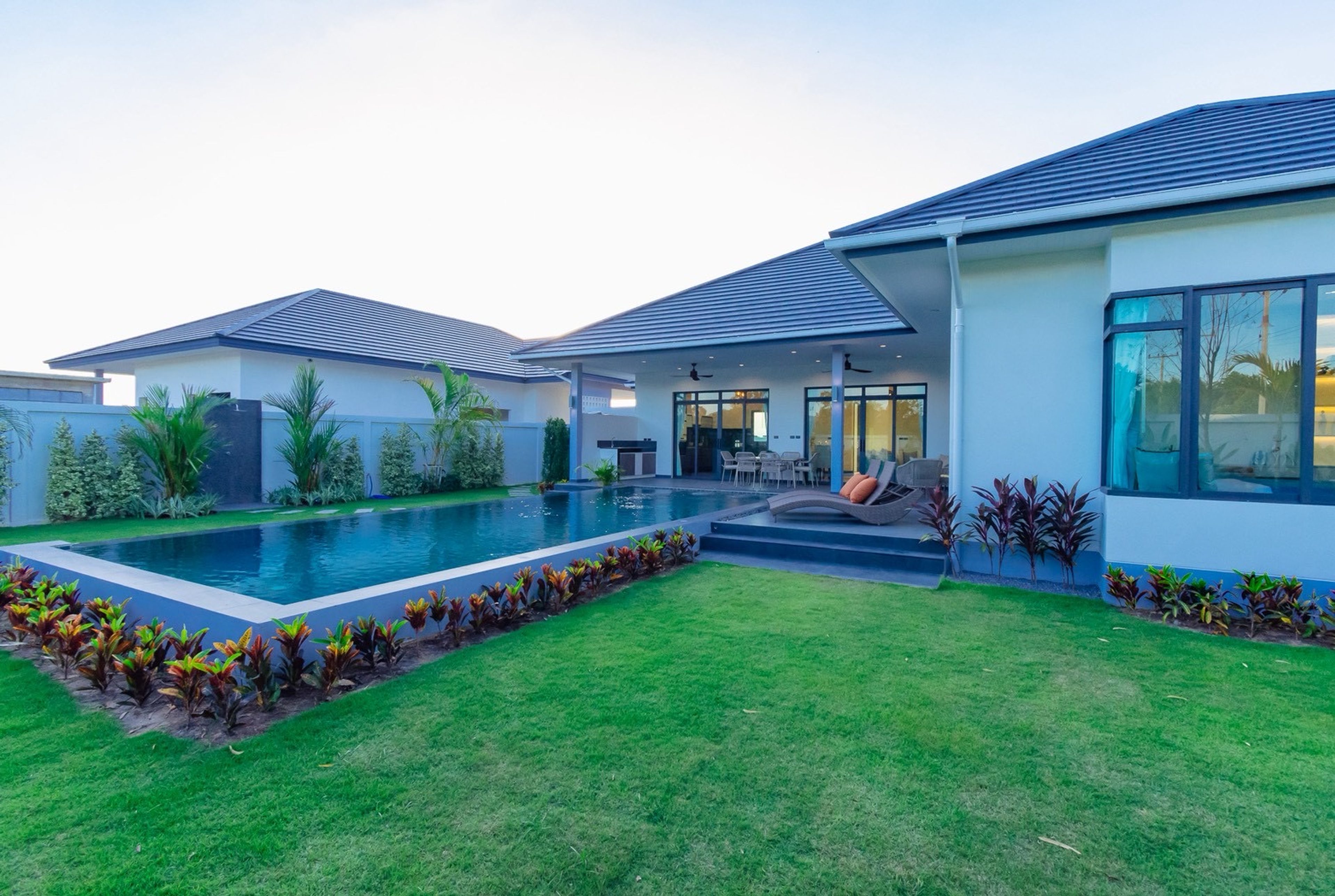 Modern 3 Bedroom  Luxury Pool Villas on Soi 112 thumbnail 2