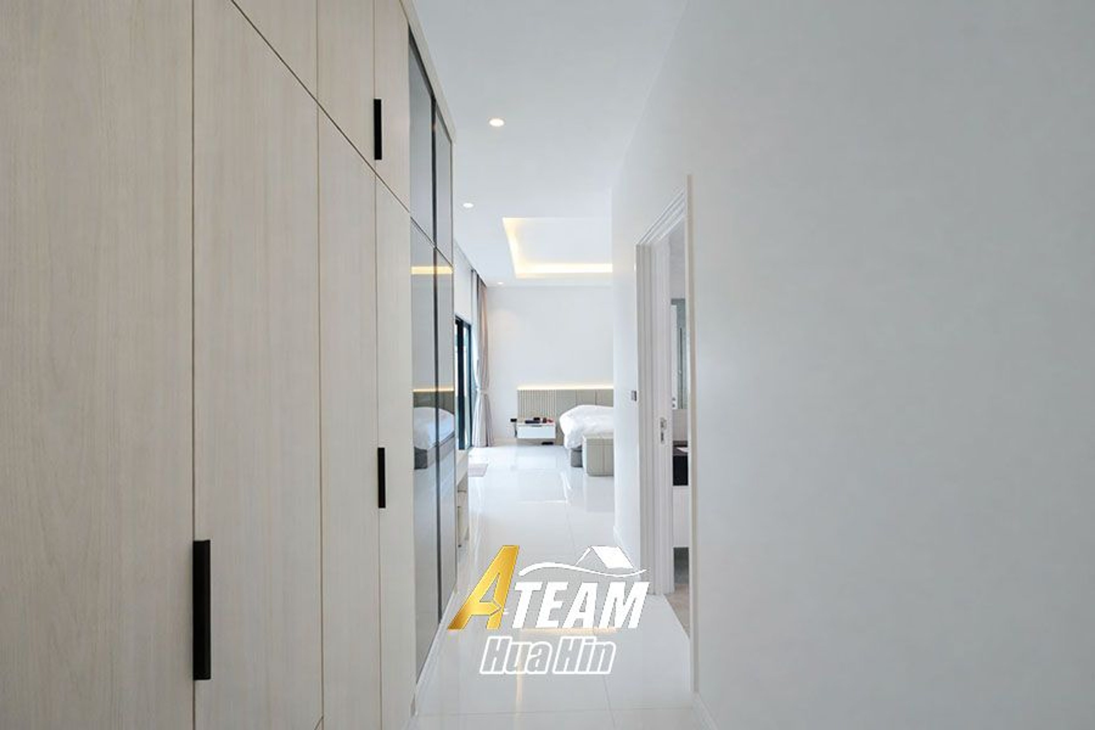 Modern 3 Bed 3 Bath Pool Villa near Blackmountain  thumbnail 14