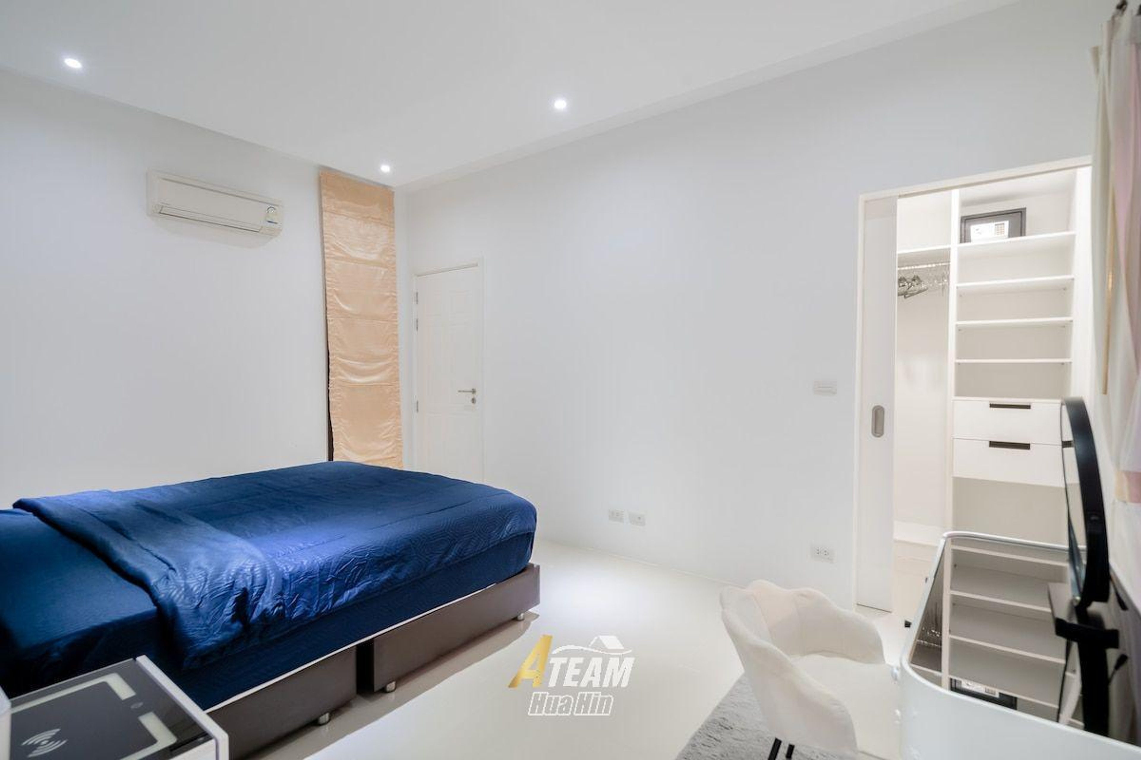 Luxury 3-Bedroom Pool Villa for Sale at Falcon Hill, Soi 102 thumbnail 31