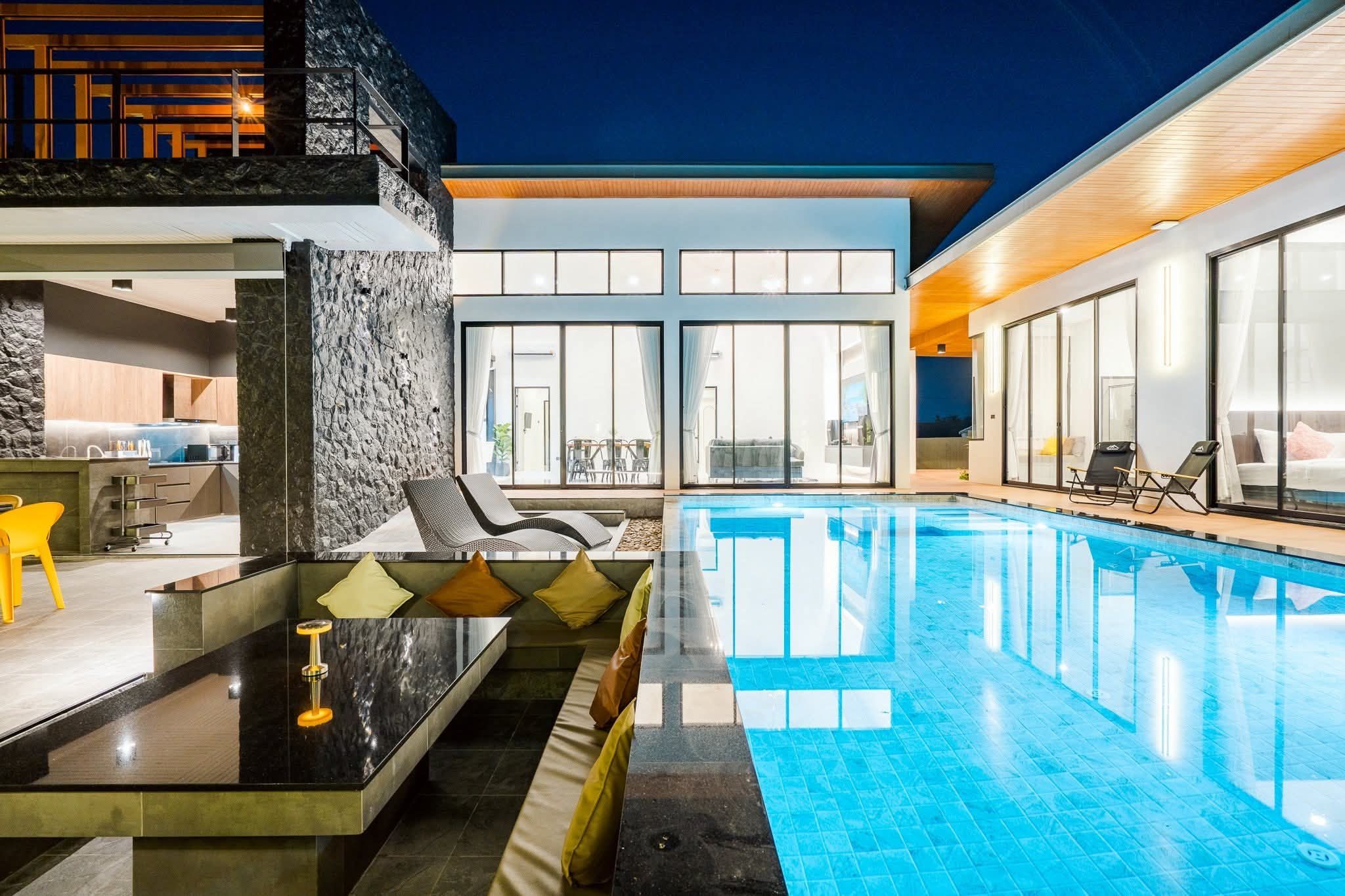 Modern Luxury 5-Bedroom Home – Hua Hin