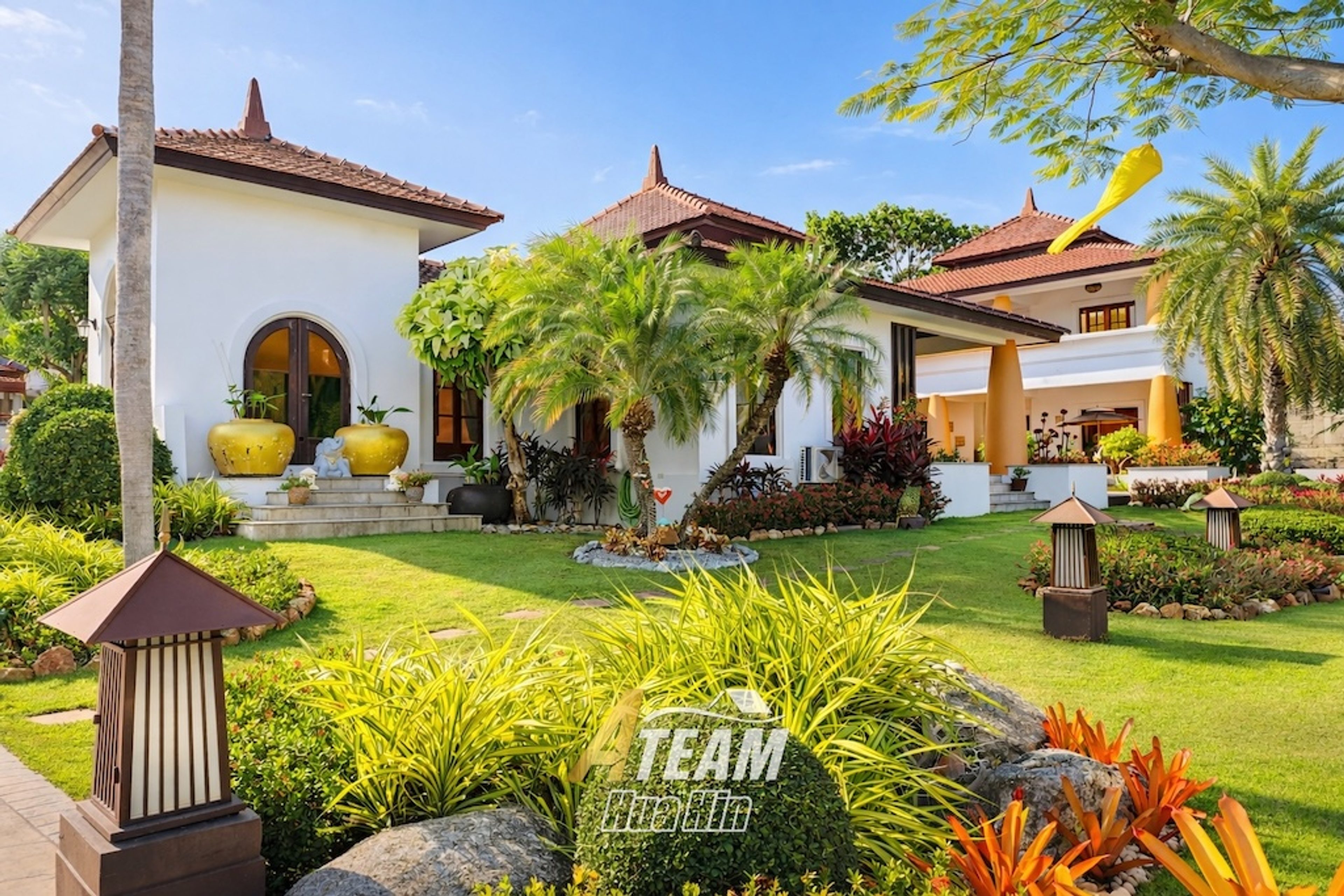 Luxury 6-Bedrooms Spacious 3,200 sqm Estate 5 min from city center —  thumbnail 5