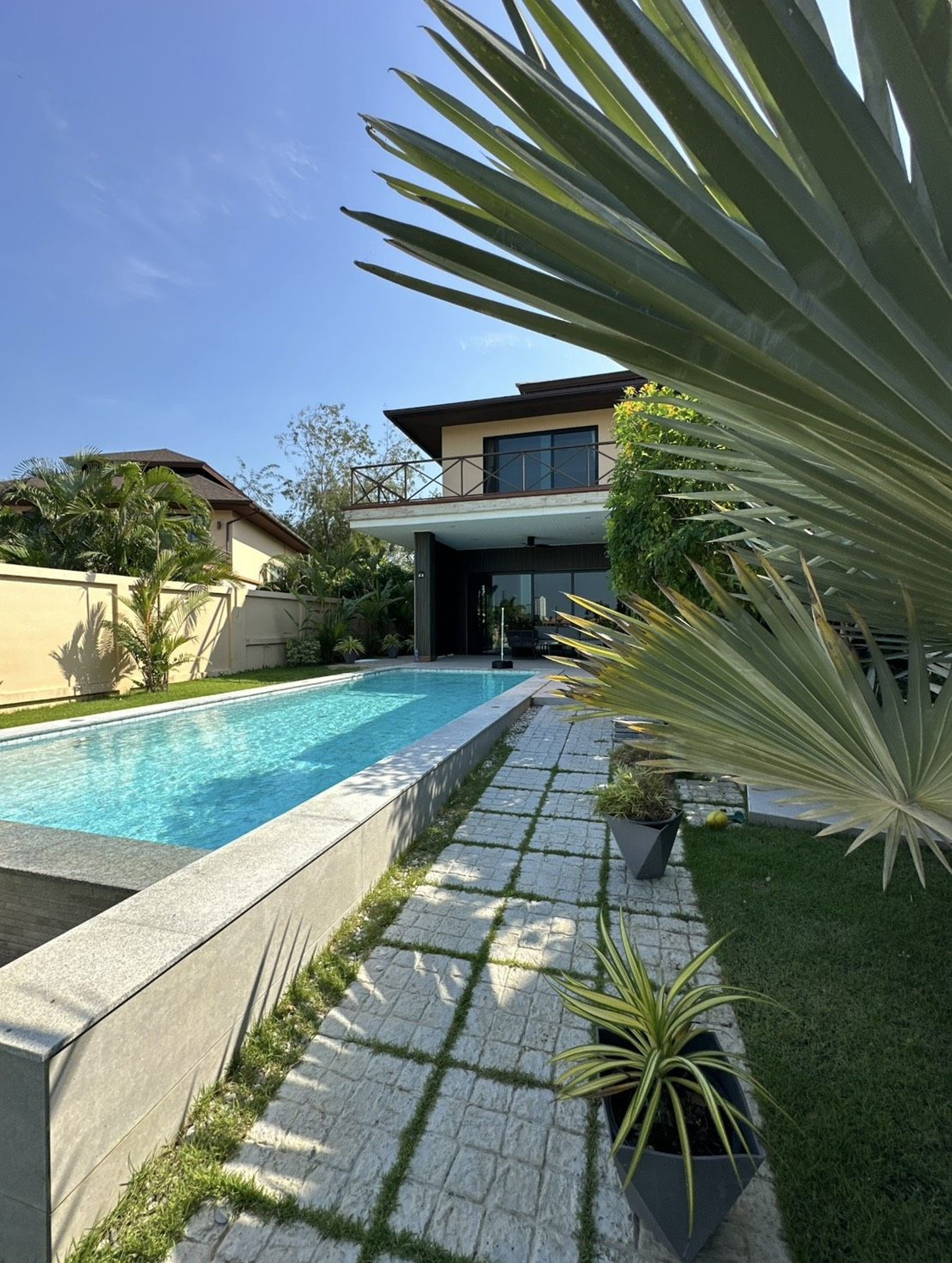 4-Bedroom Lake View Pool Villa thumbnail 40