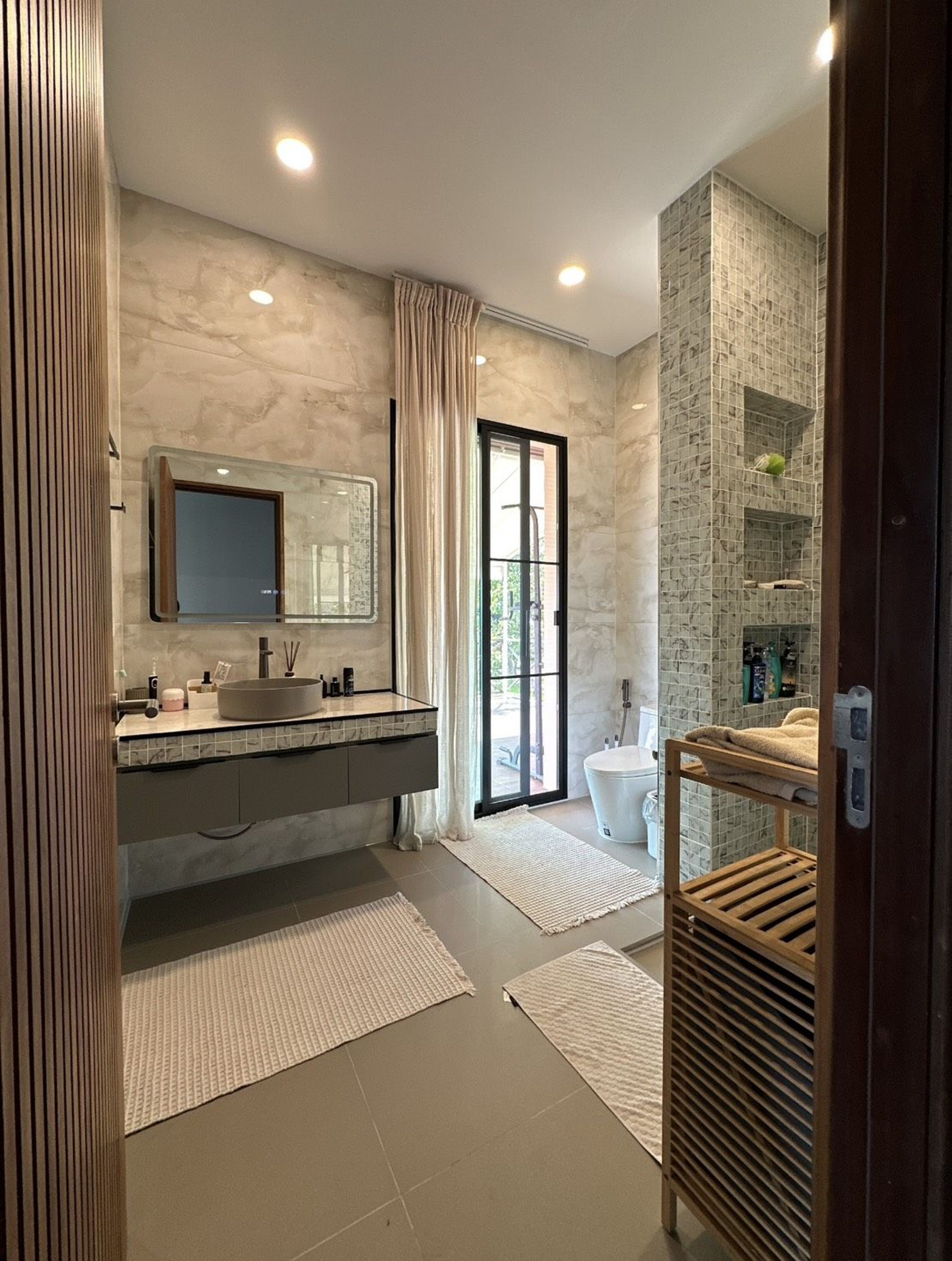 4-Bedroom Lake View Pool Villa thumbnail 14