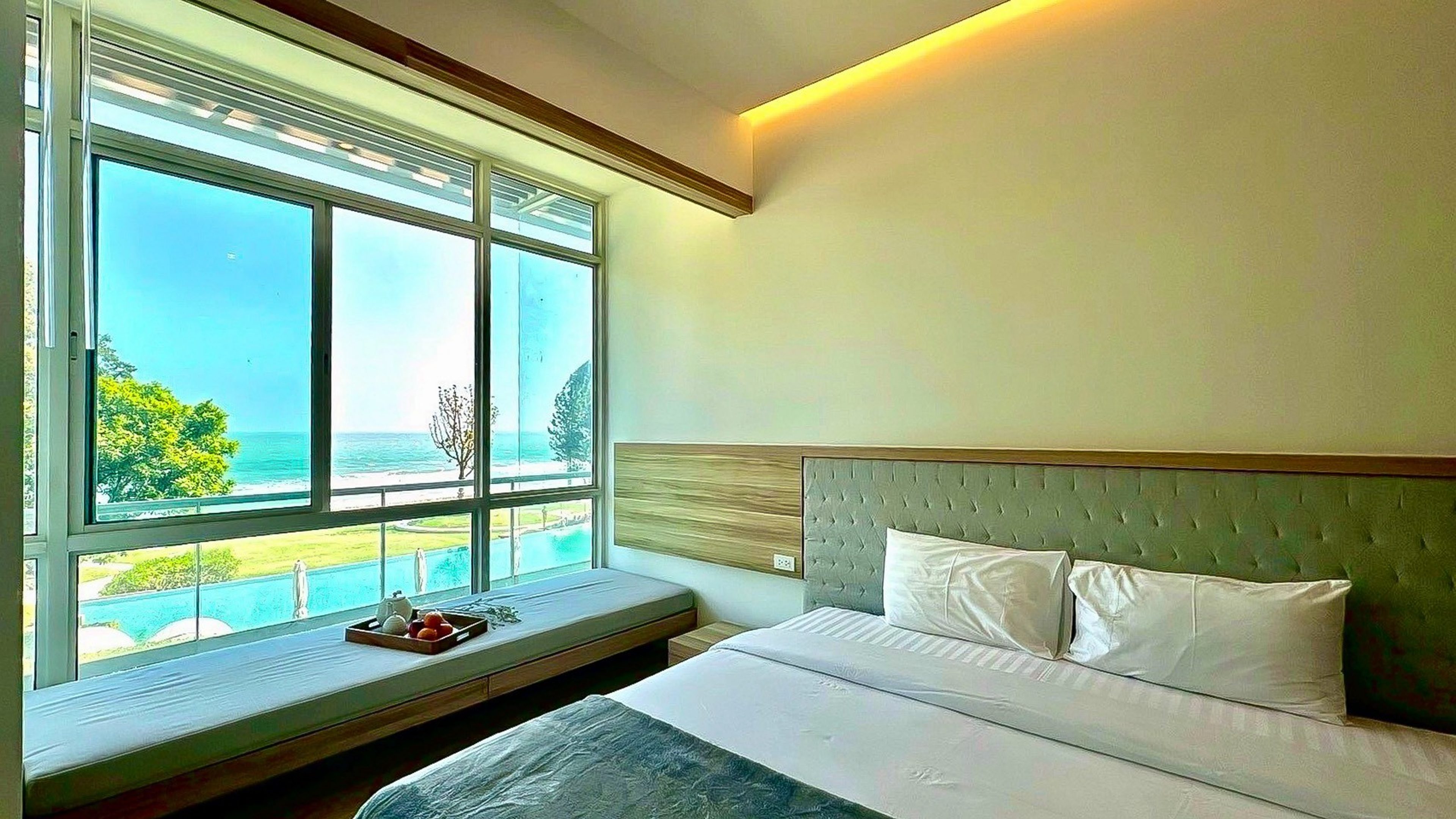 Luxury Beachfront 3-Bedroom Condo for Sale at Wan Vayla Hua Hin, Khao Tao thumbnail 15