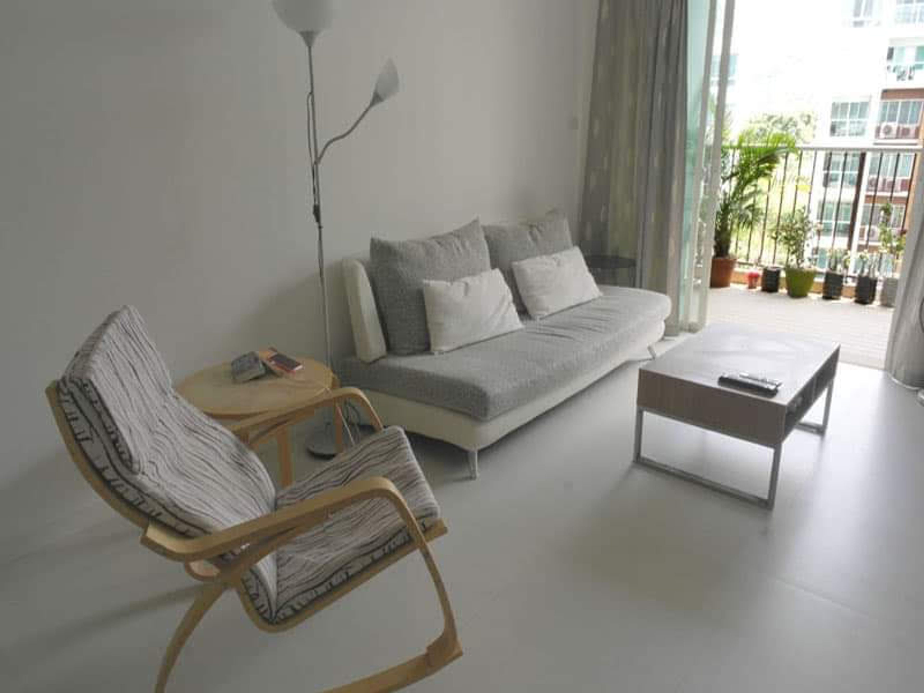 Beautiful low-rise condo for Sale thumbnail 3