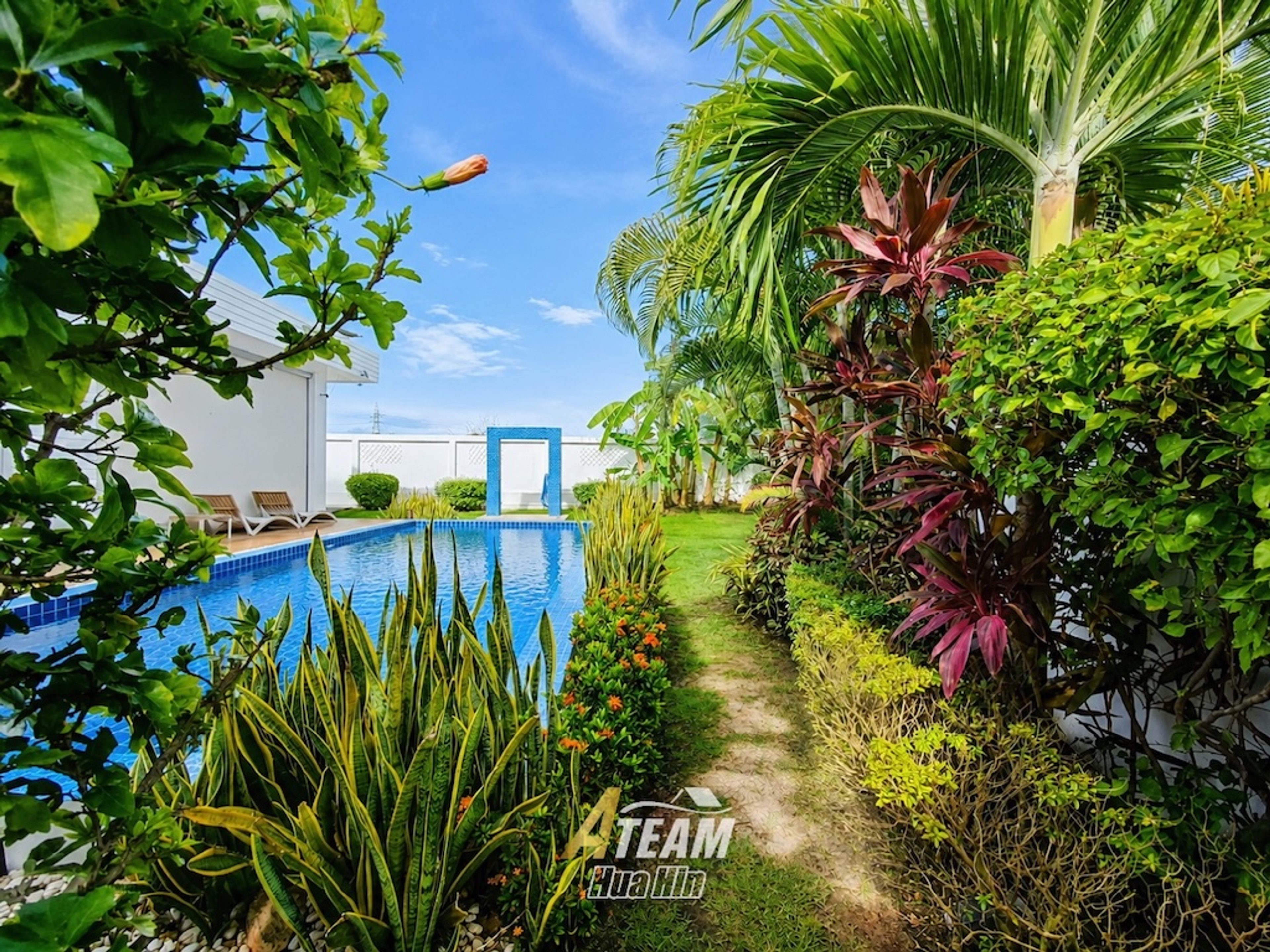 Beautiful Smart Pool Villa for Sale in Soi 112, Thap Tai thumbnail 5