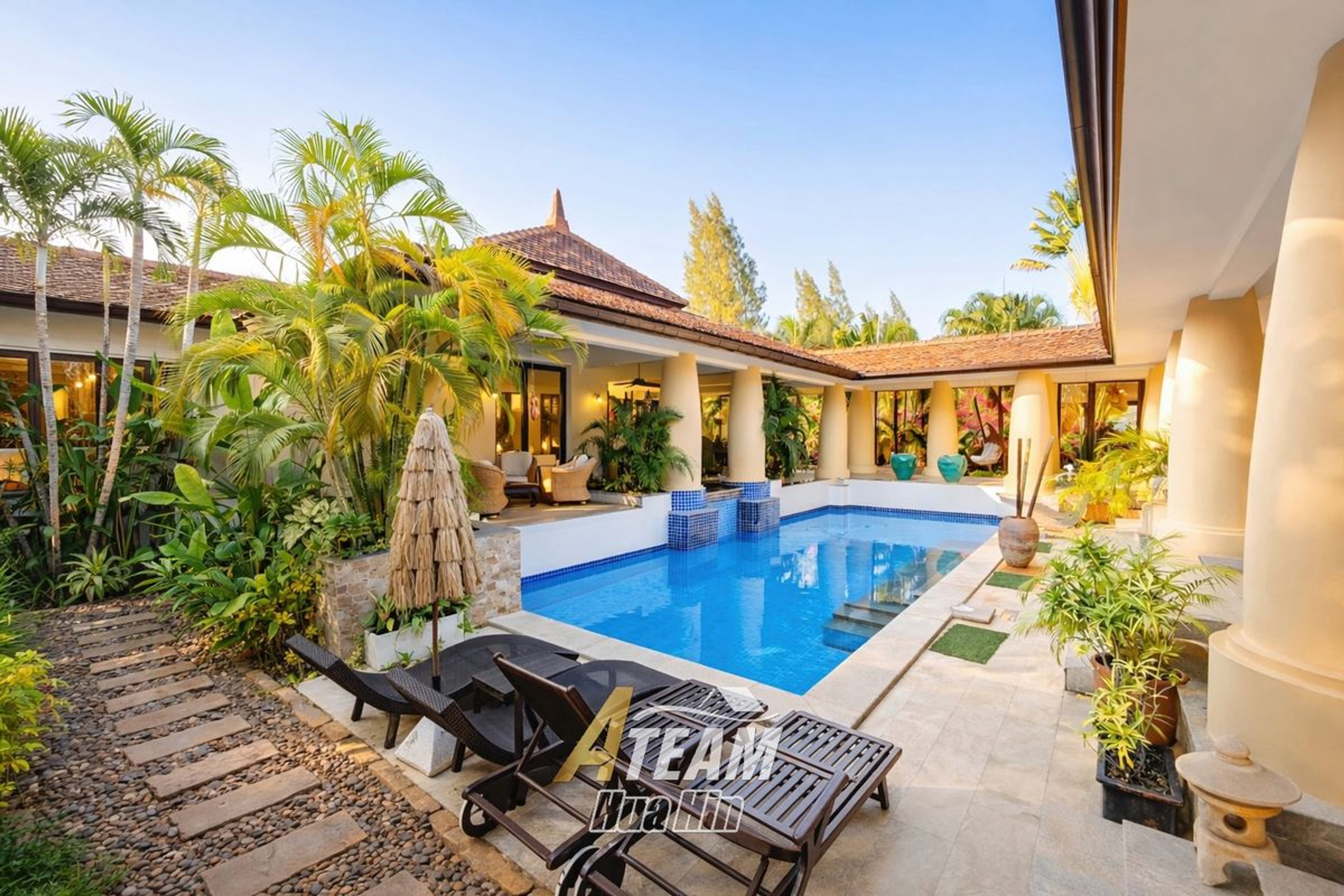Luxury Tropical Pool Villa in Hua Hin thumbnail 2