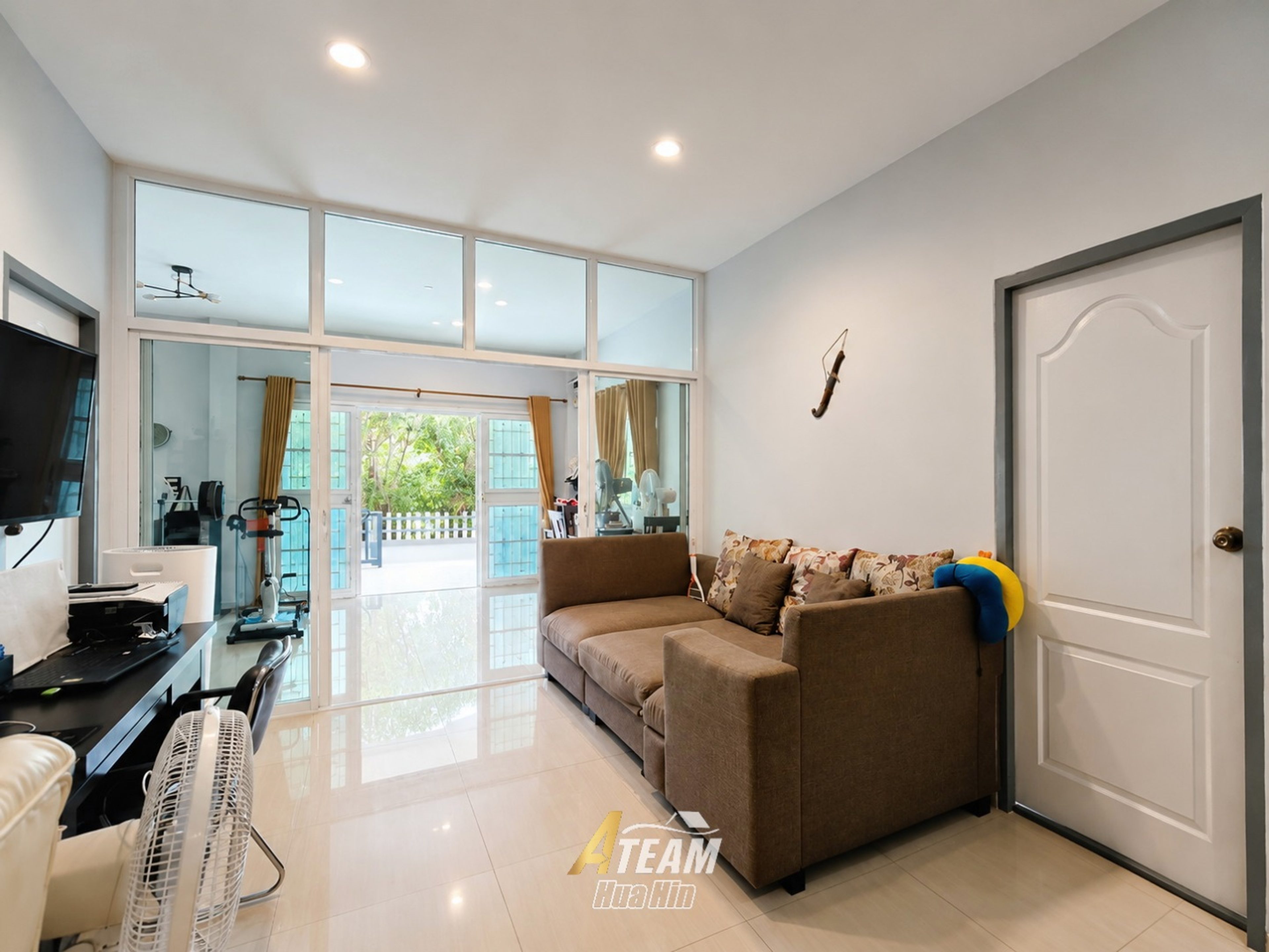 Fully Furnished 3-Bedroom House  thumbnail 7