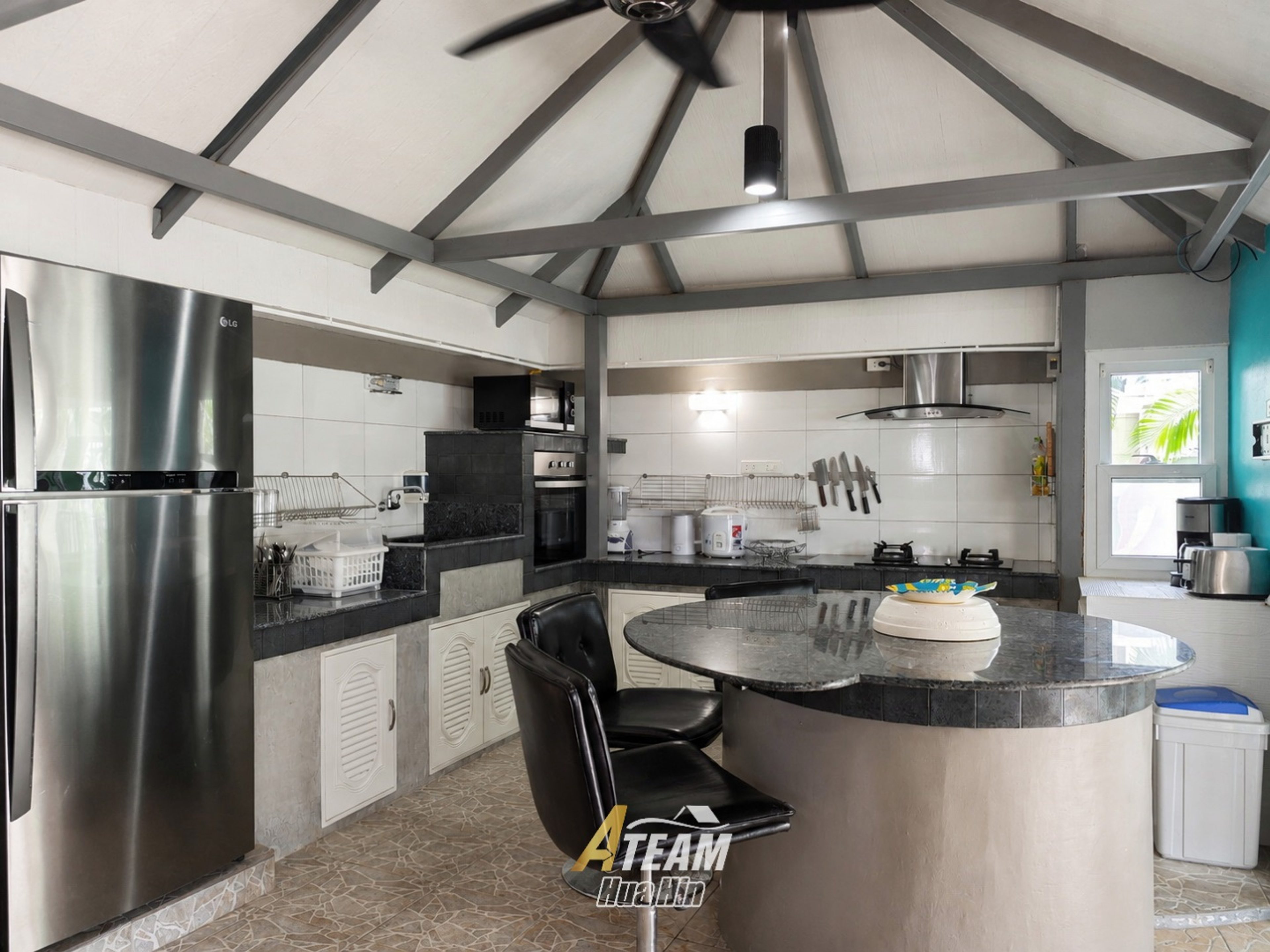 Unique Renovation Opportunity at Stuart Park with Mountain Views thumbnail 13
