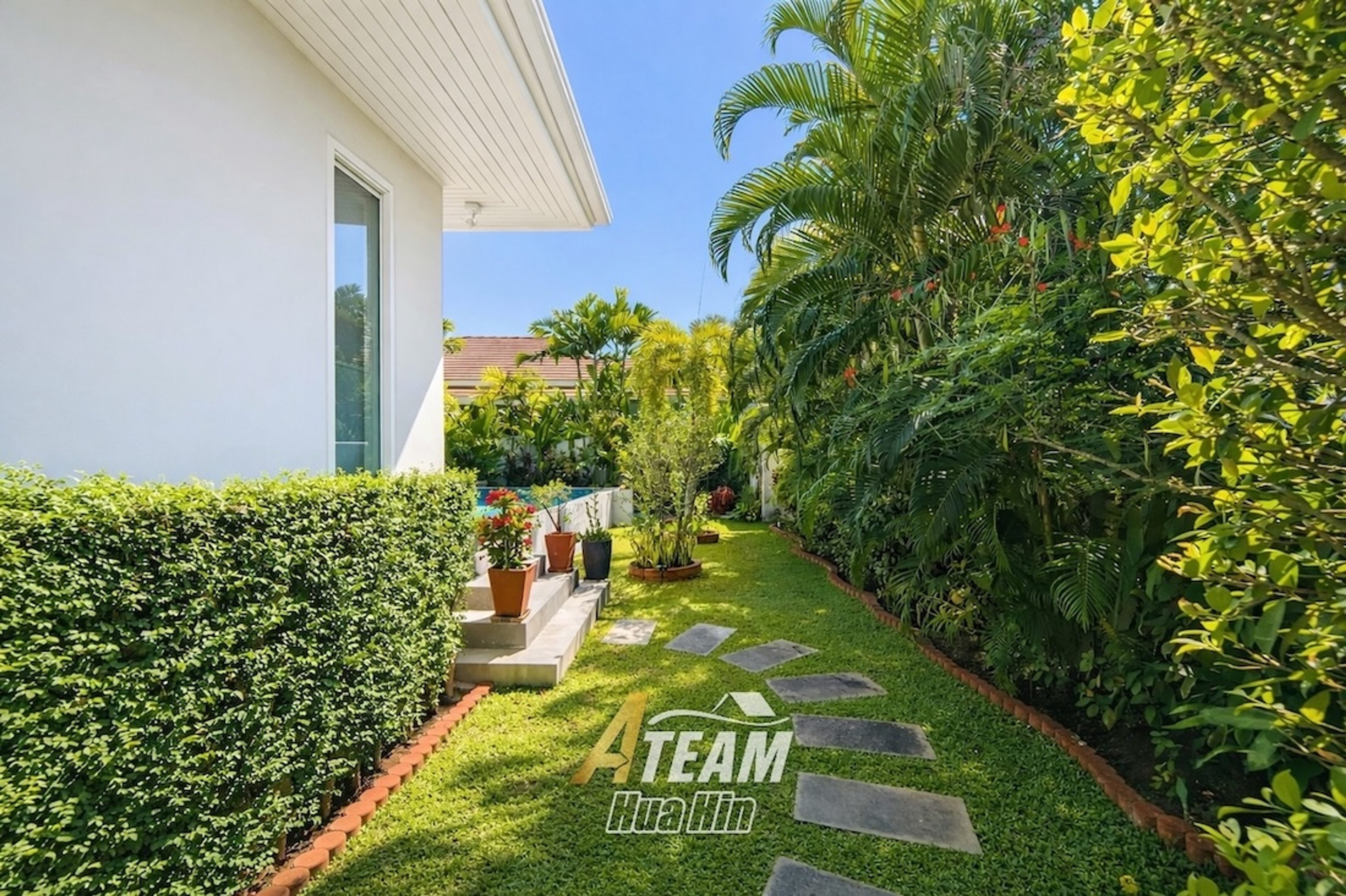 3 bedrooms pool villa in Woodland Freehold!! thumbnail 4