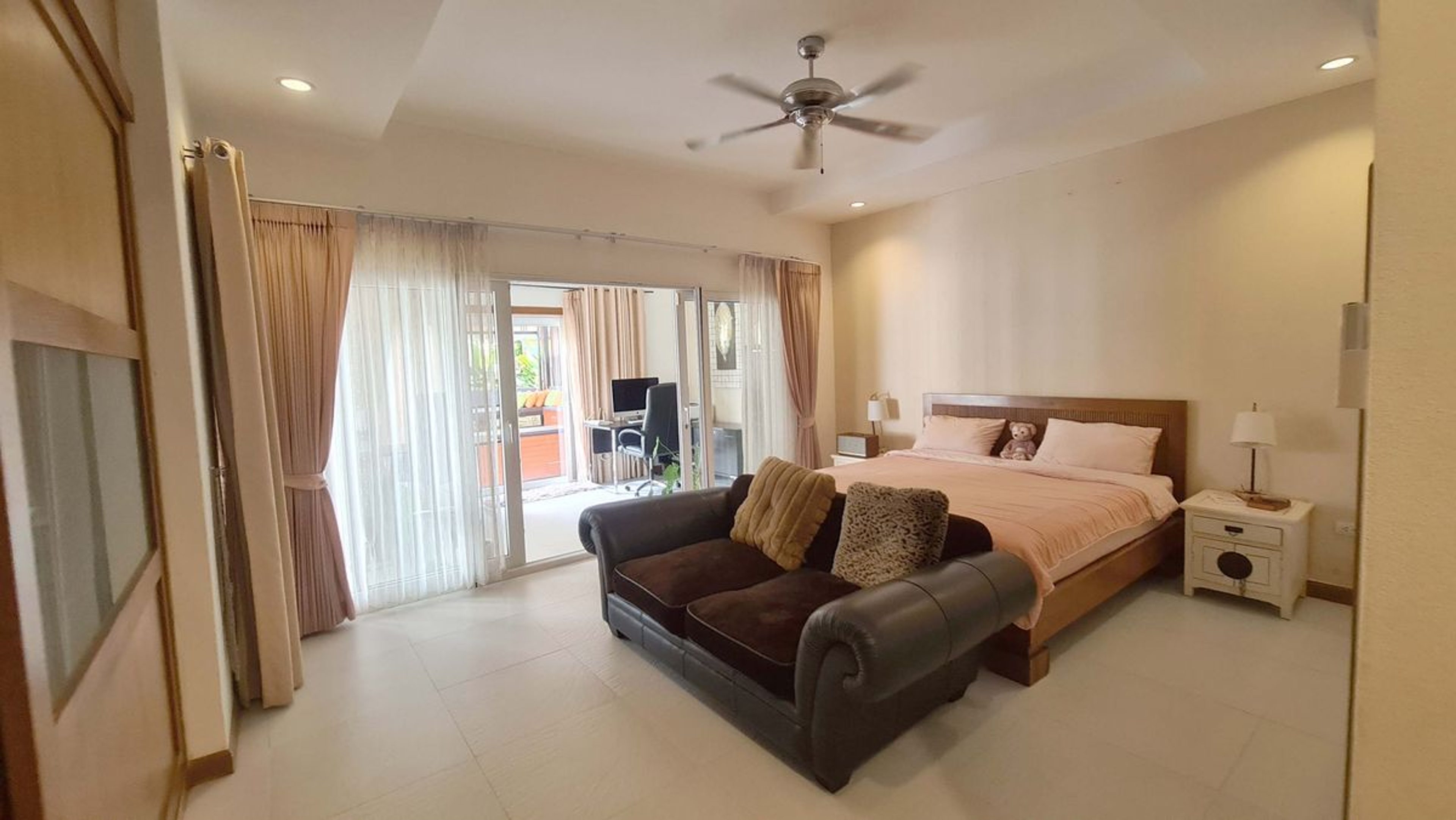 luxury 7 bedrooms Pool Villa in Orchid Palm Homes thumbnail 20