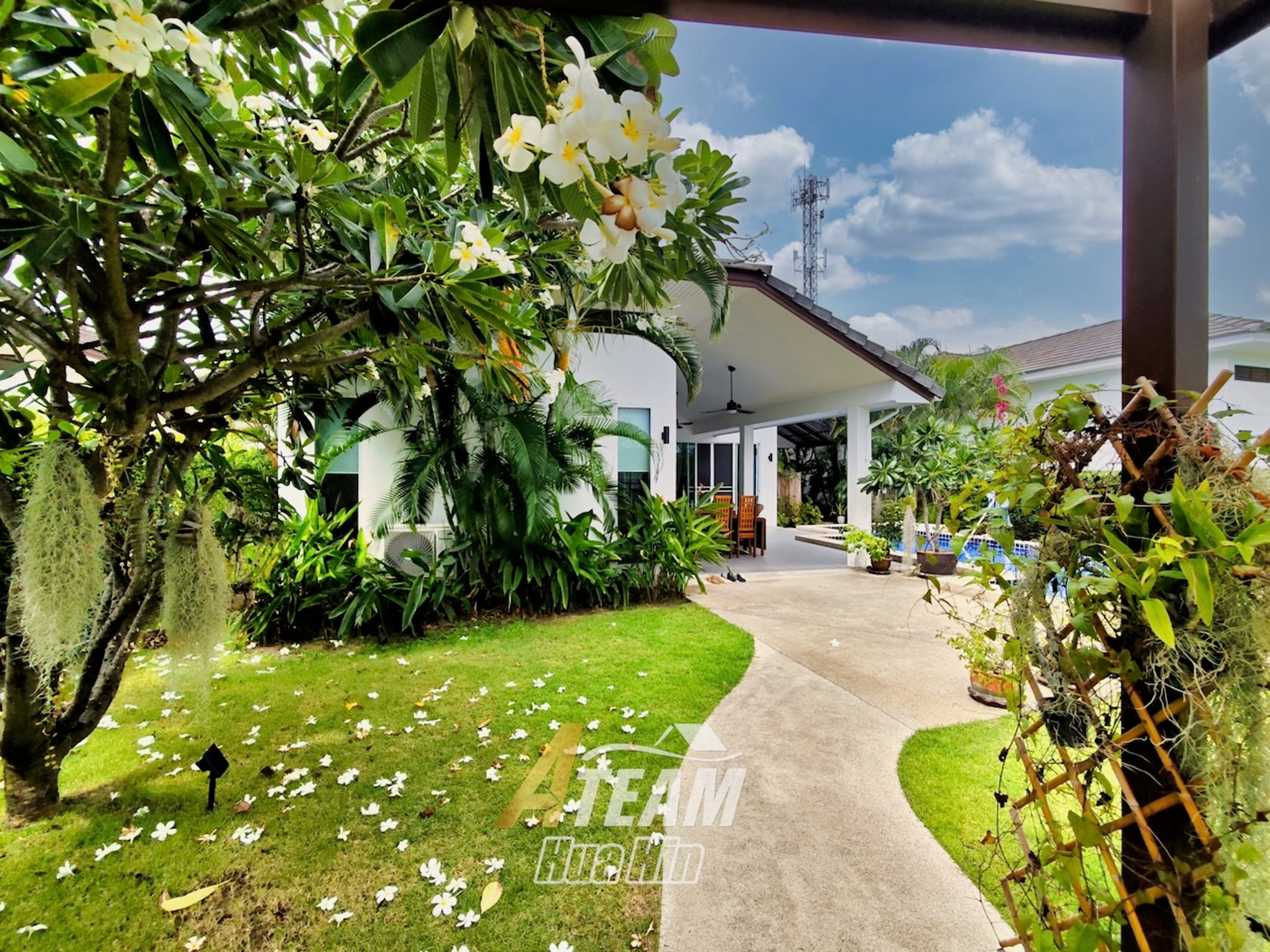 Beautiful Private 3 Bed 2 Bath Pool Villa in Hua Hin Soi 102 thumbnail 17