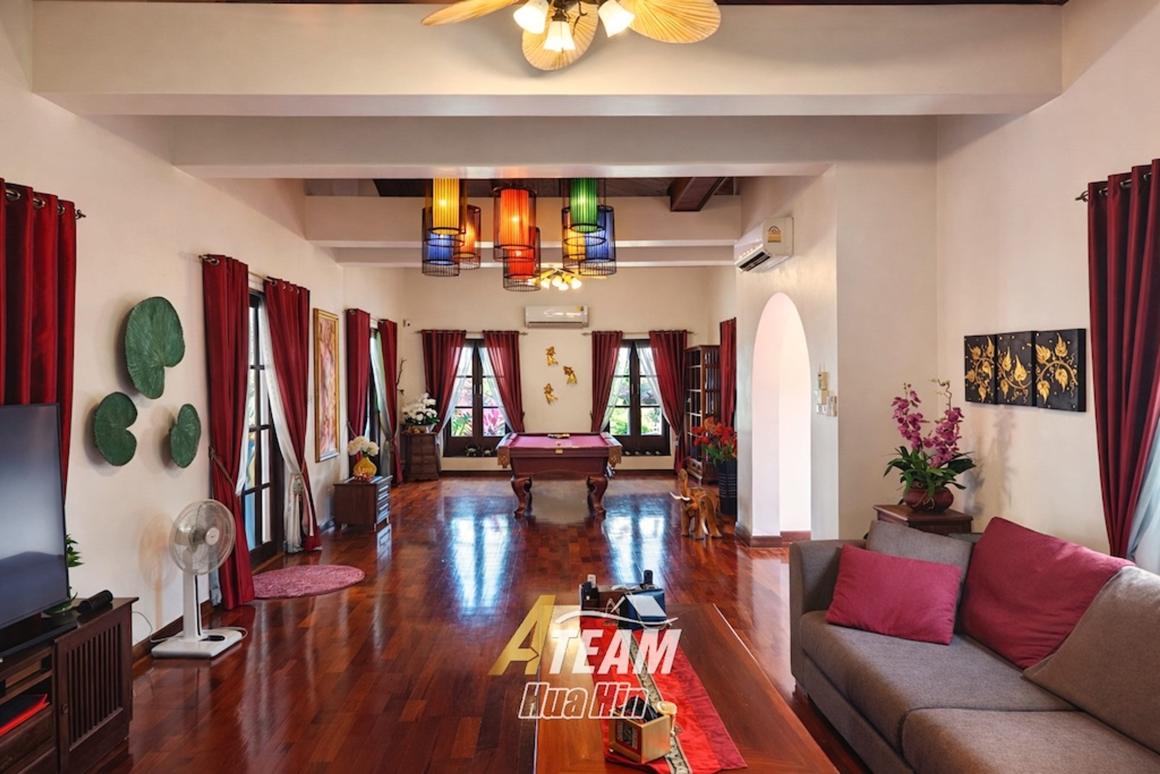 Luxury 6-Bedrooms Spacious 3,200 sqm Estate 5 min from city center —  thumbnail 22