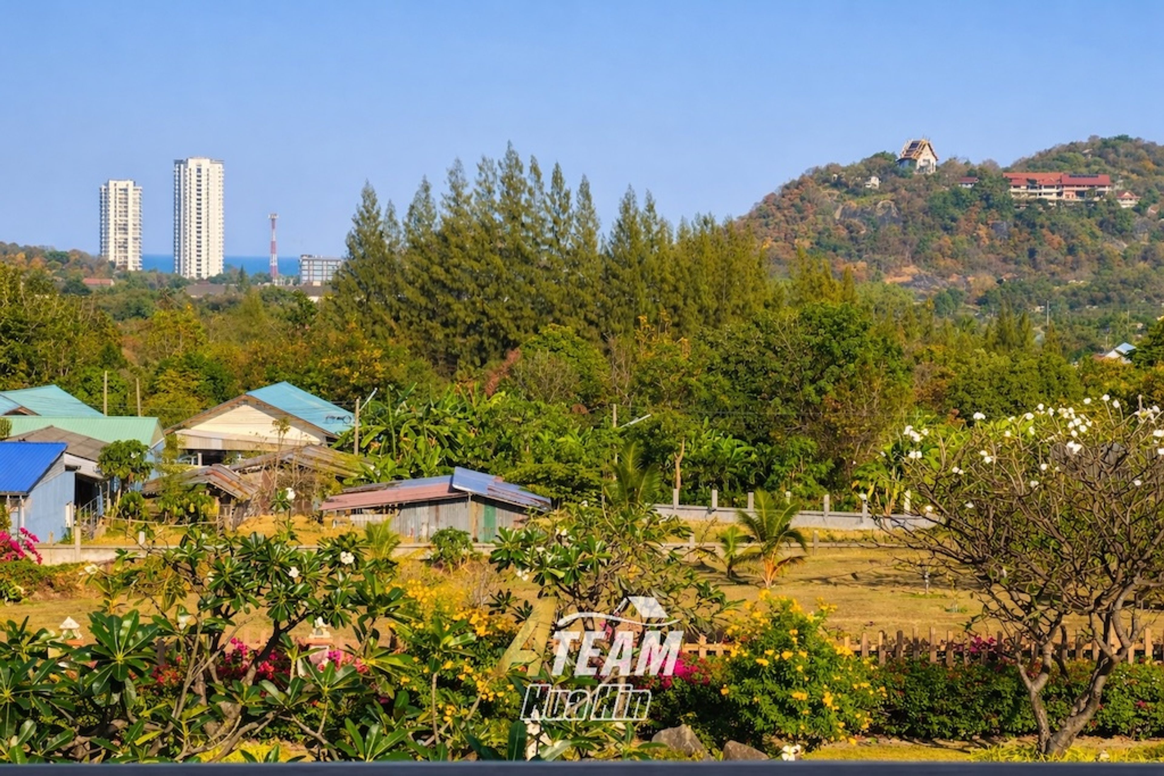 Luxury 6-Bedrooms Spacious 3,200 sqm Estate 5 min from city center —  thumbnail 32
