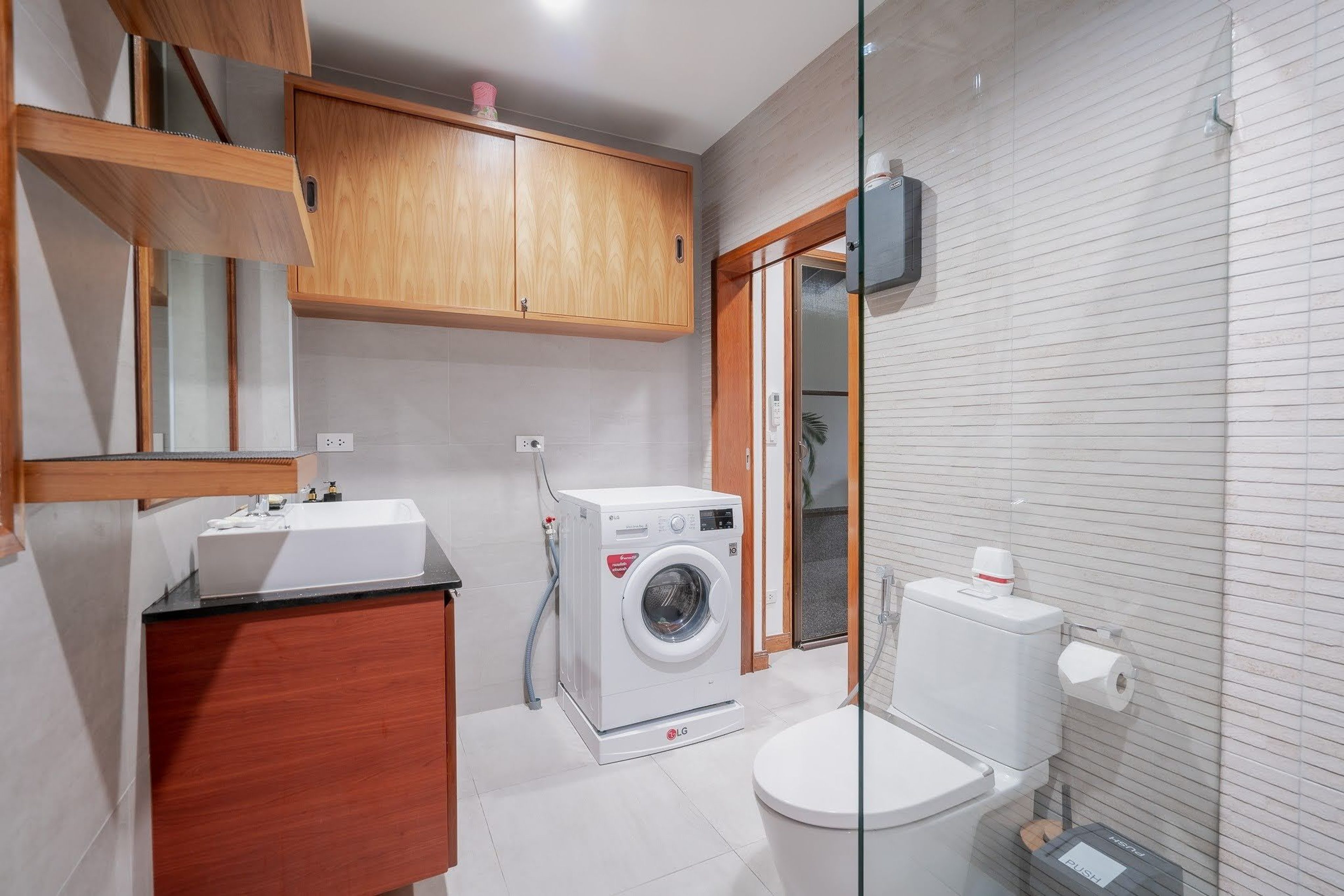 House / Villa For Rent - - 3 Bedrooms - 2 Bathrooms - Price ฿90,000 -  thumbnail 31
