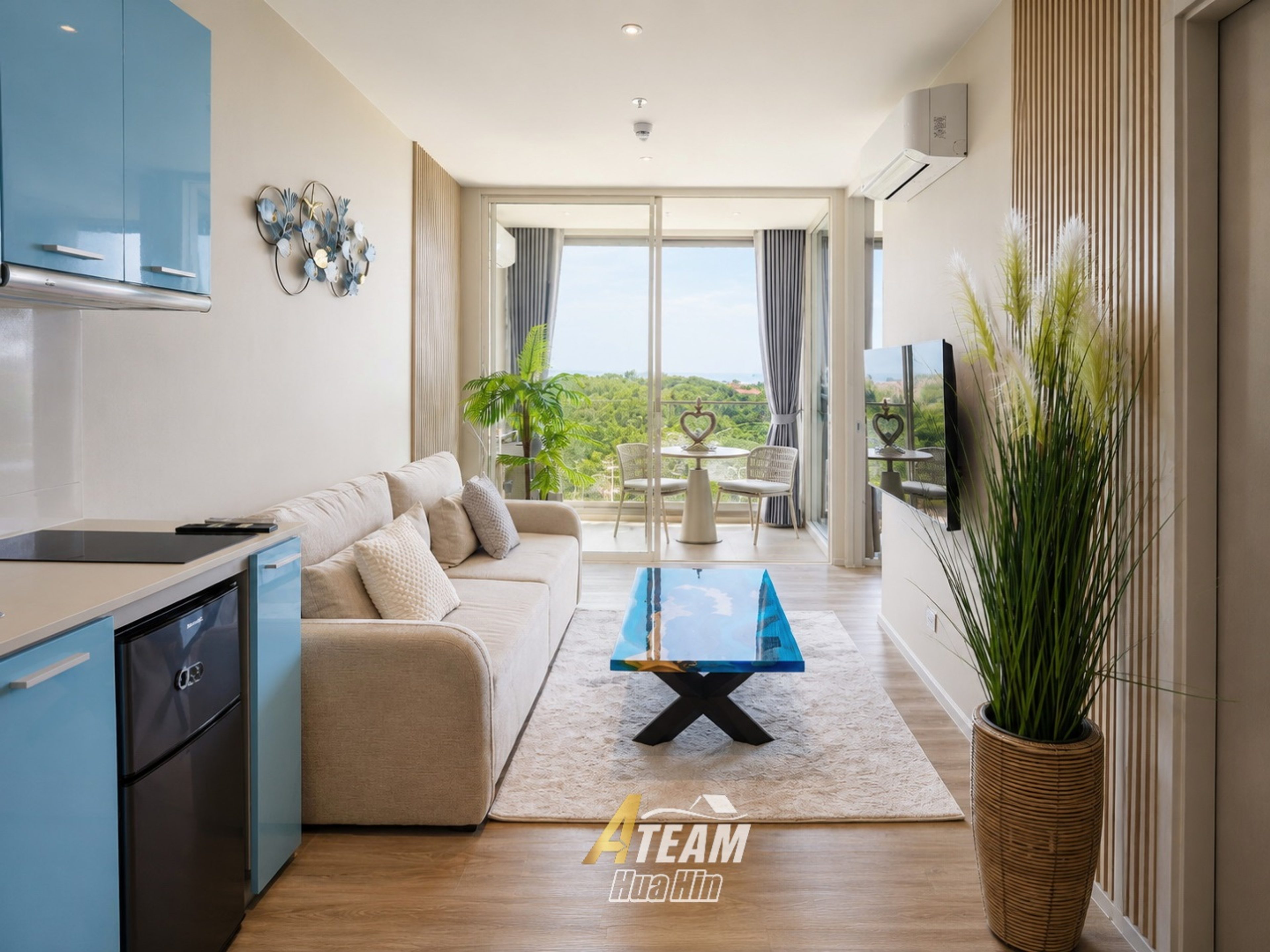 1 Bedroom Plus Corner Unit with Sea View thumbnail 3