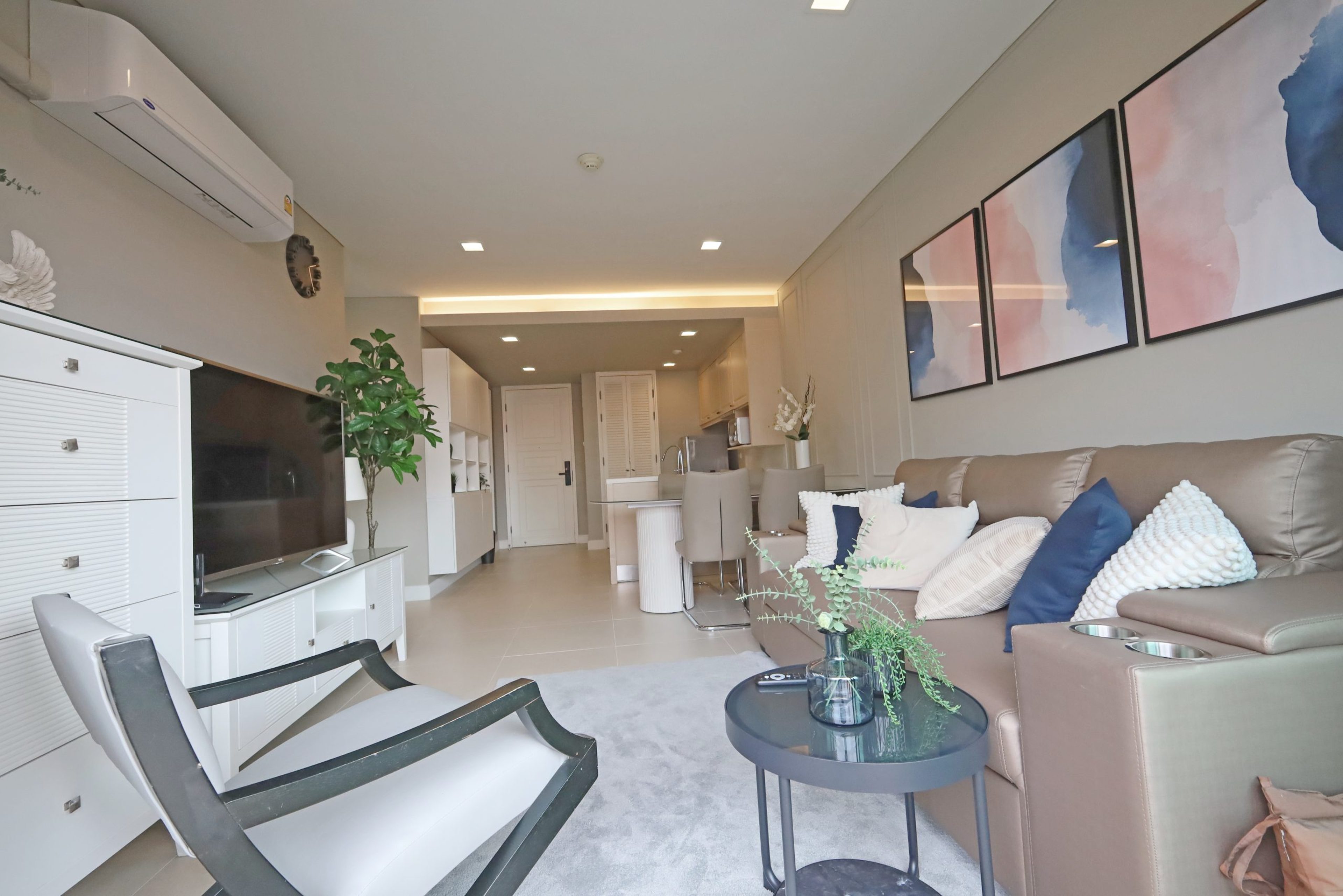 Beachfront 2BR in Marrakesh Residences thumbnail 11