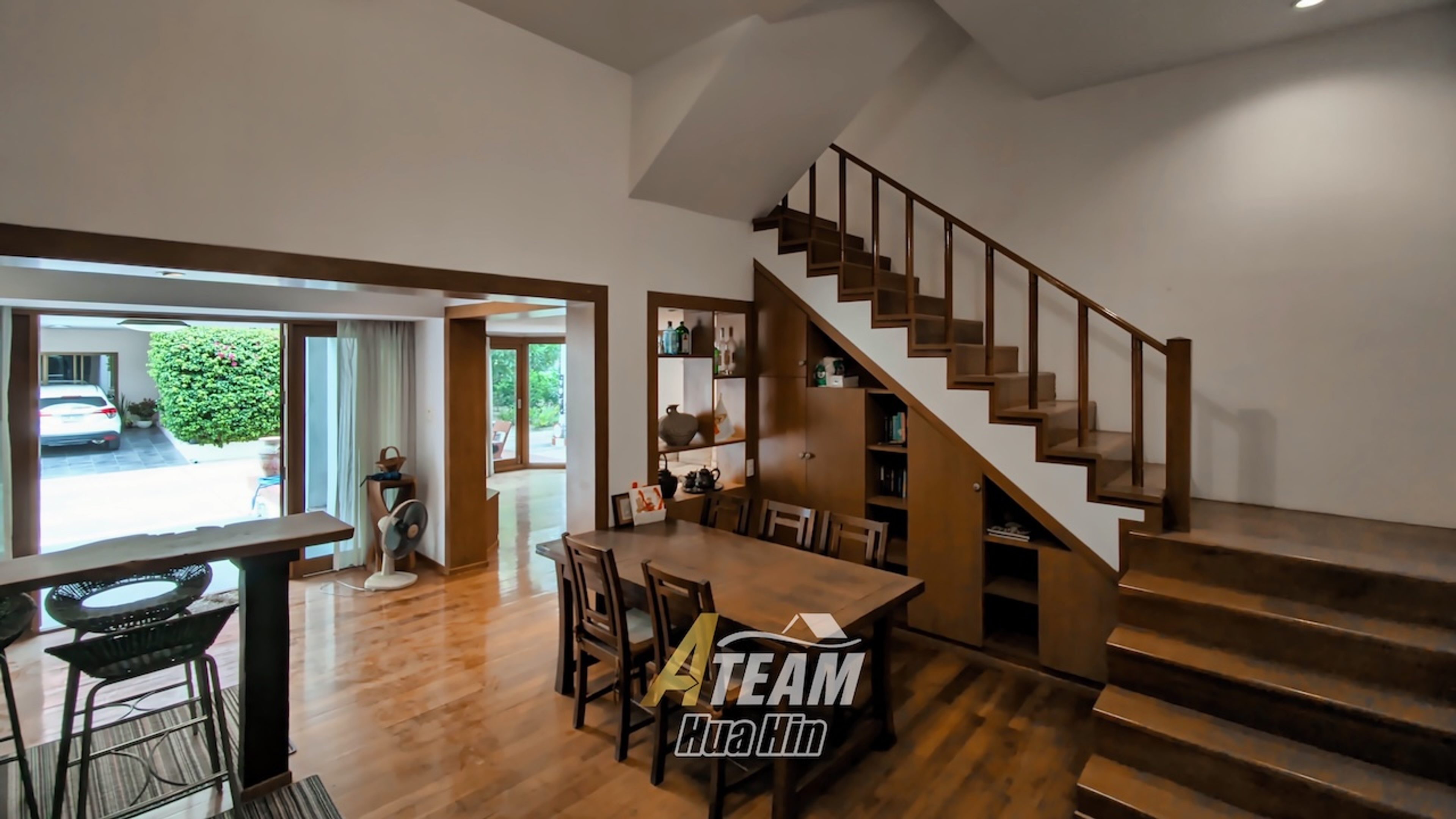 Beachfront 5-Bedroom Townhouse in Baan Suksamran – Hua Hin City Center thumbnail 12