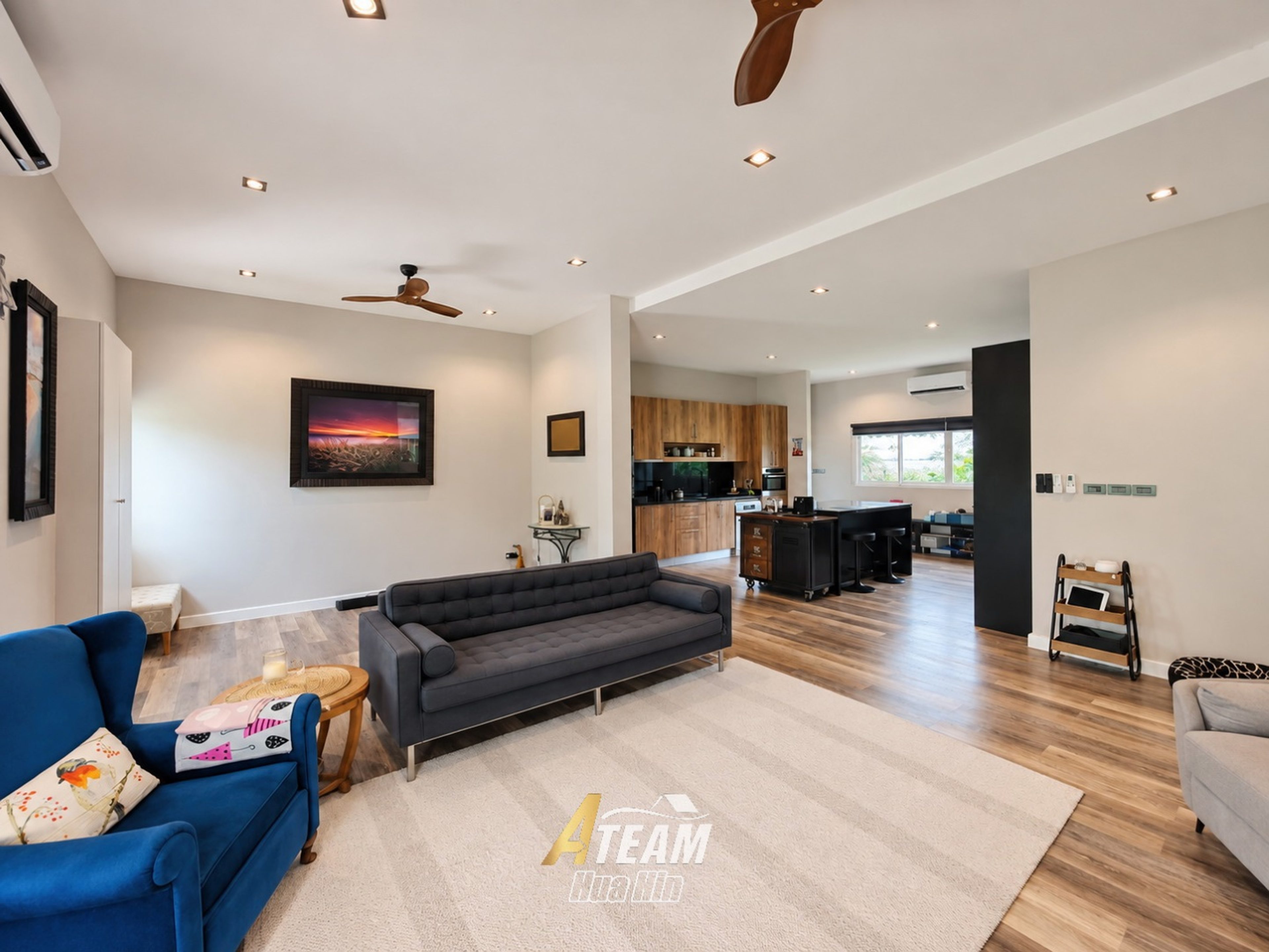 Spacious 4-Bedroom Pool Villa in Black Mountain Area thumbnail 10