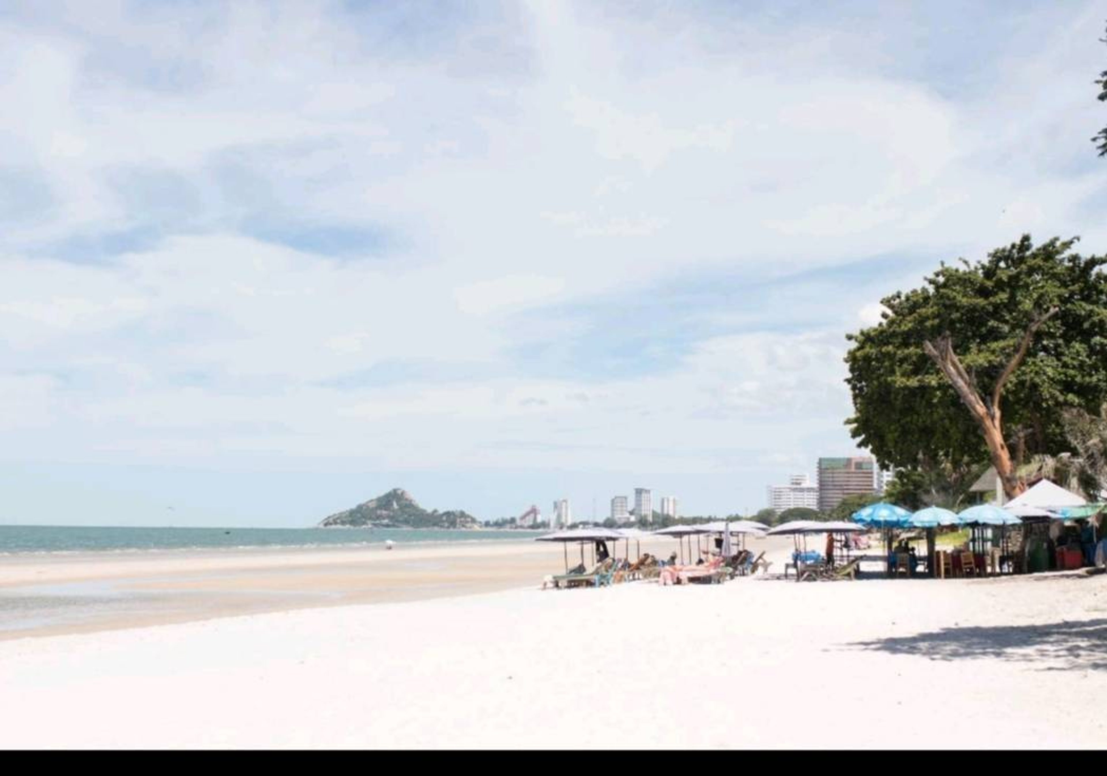 2 Bed 𝗕𝗲𝗮𝗰𝗵𝗳𝗿𝗼𝗻𝘁 𝗹𝗶𝘃𝗶𝗻𝗴 𝗶𝗻 𝘁𝗵𝗲 𝗵𝗲𝗮𝗿𝘁 𝗼𝗳 𝗛𝘂𝗮 𝗛𝗶𝗻 🌊☀️ thumbnail 13