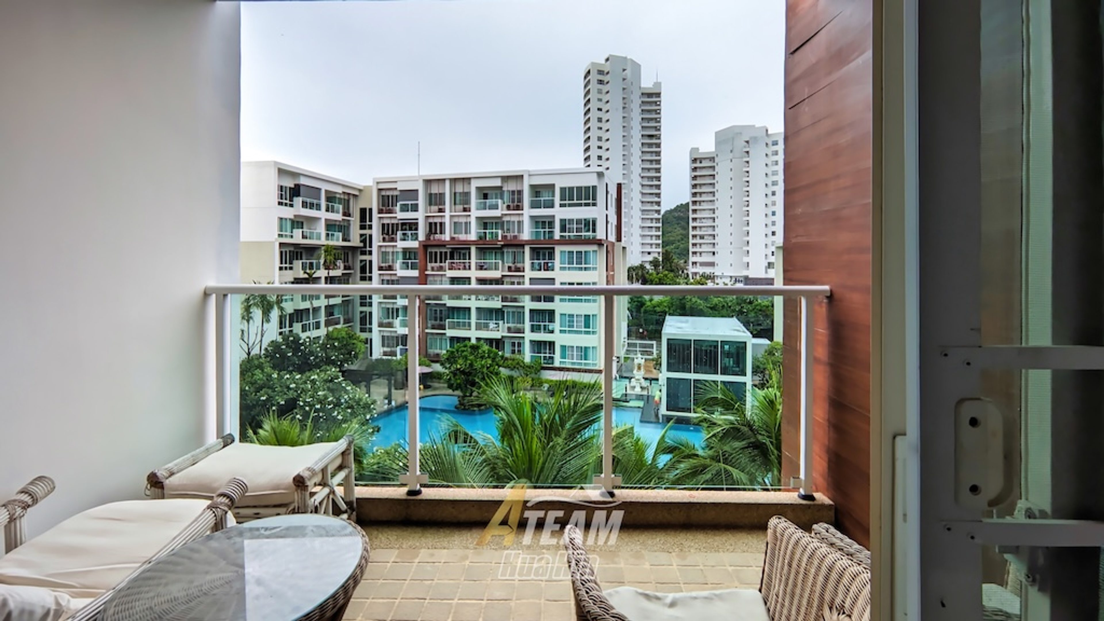 Modern 2-Bedroom Condo with Pool View   thumbnail 11