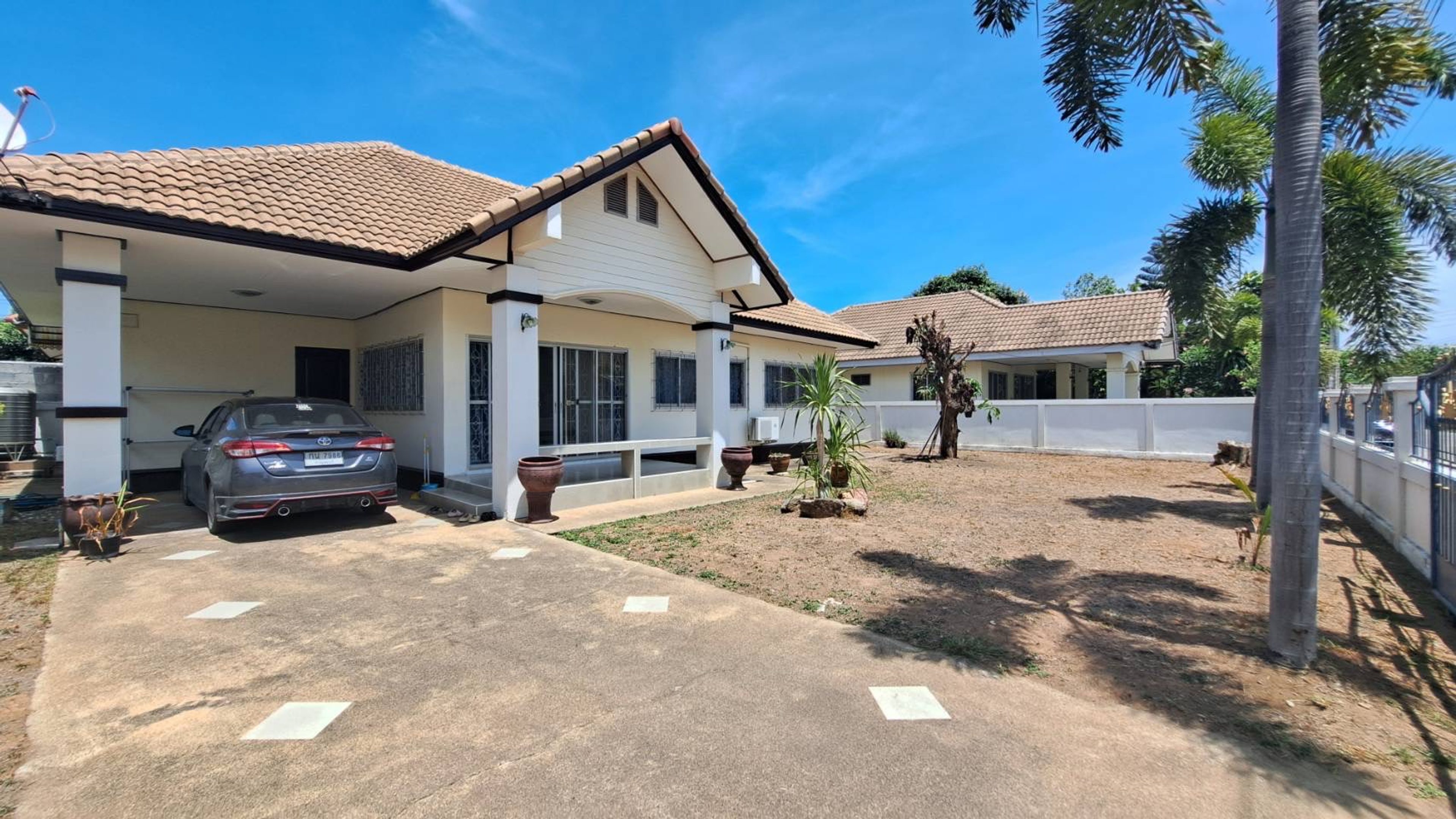 Spacious 3-Bedroom House for Sale in Hua Hin Soi 2