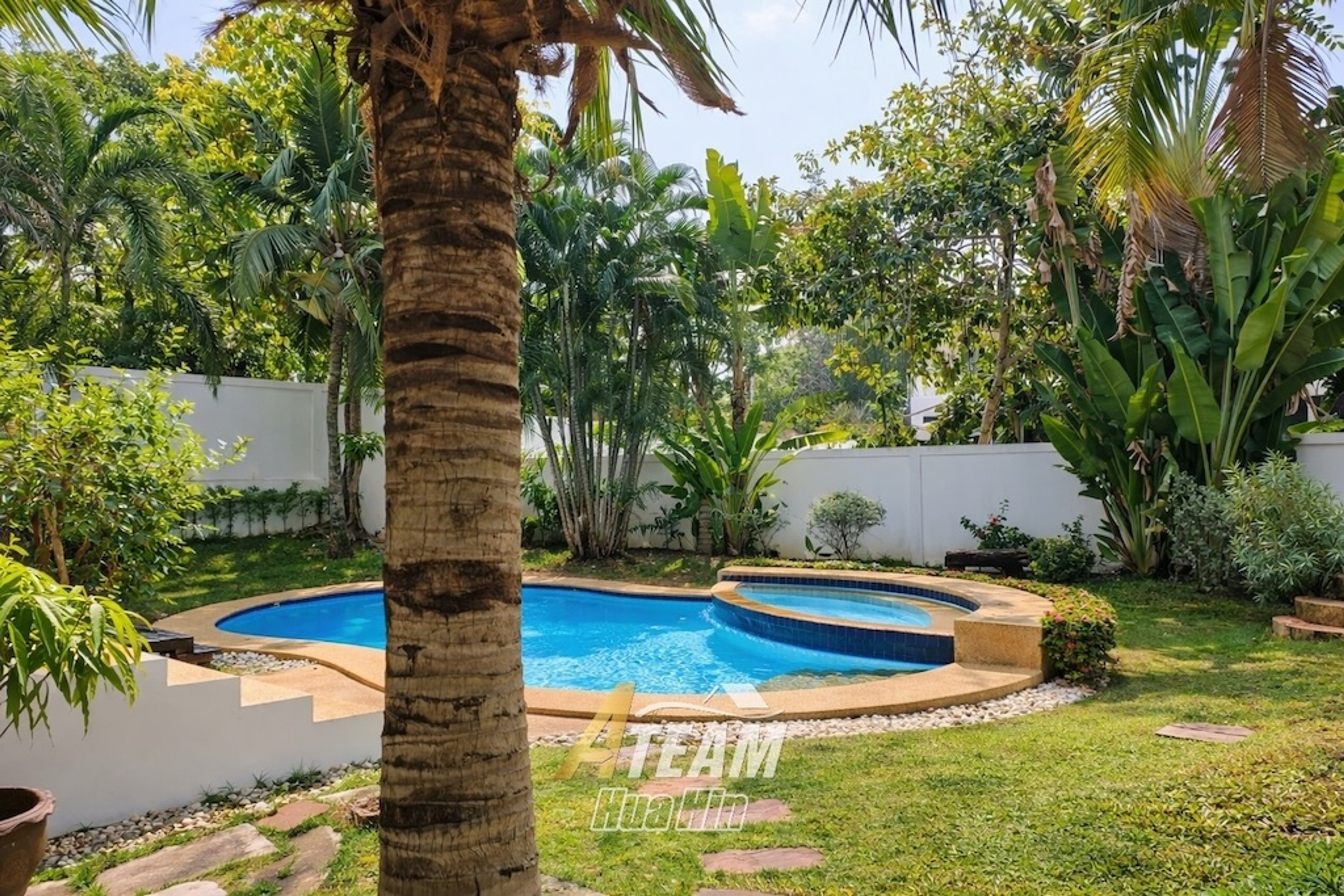 Spacious 2-Storey Pool Villa with Tropical Mountain Views – Soi 88 thumbnail 3