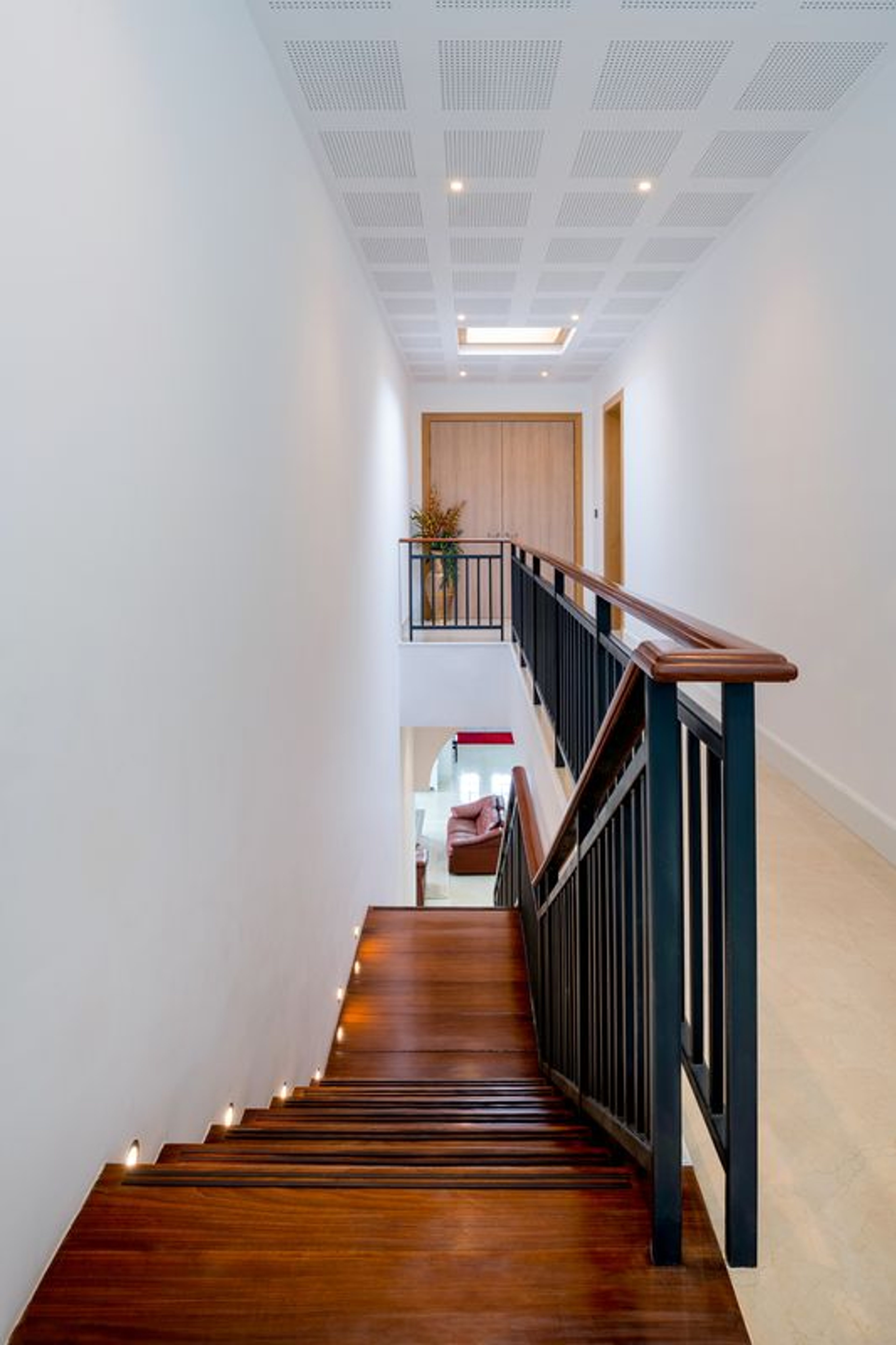 Elegant 6 Bedroom Mansion on a generous Landplot thumbnail 70