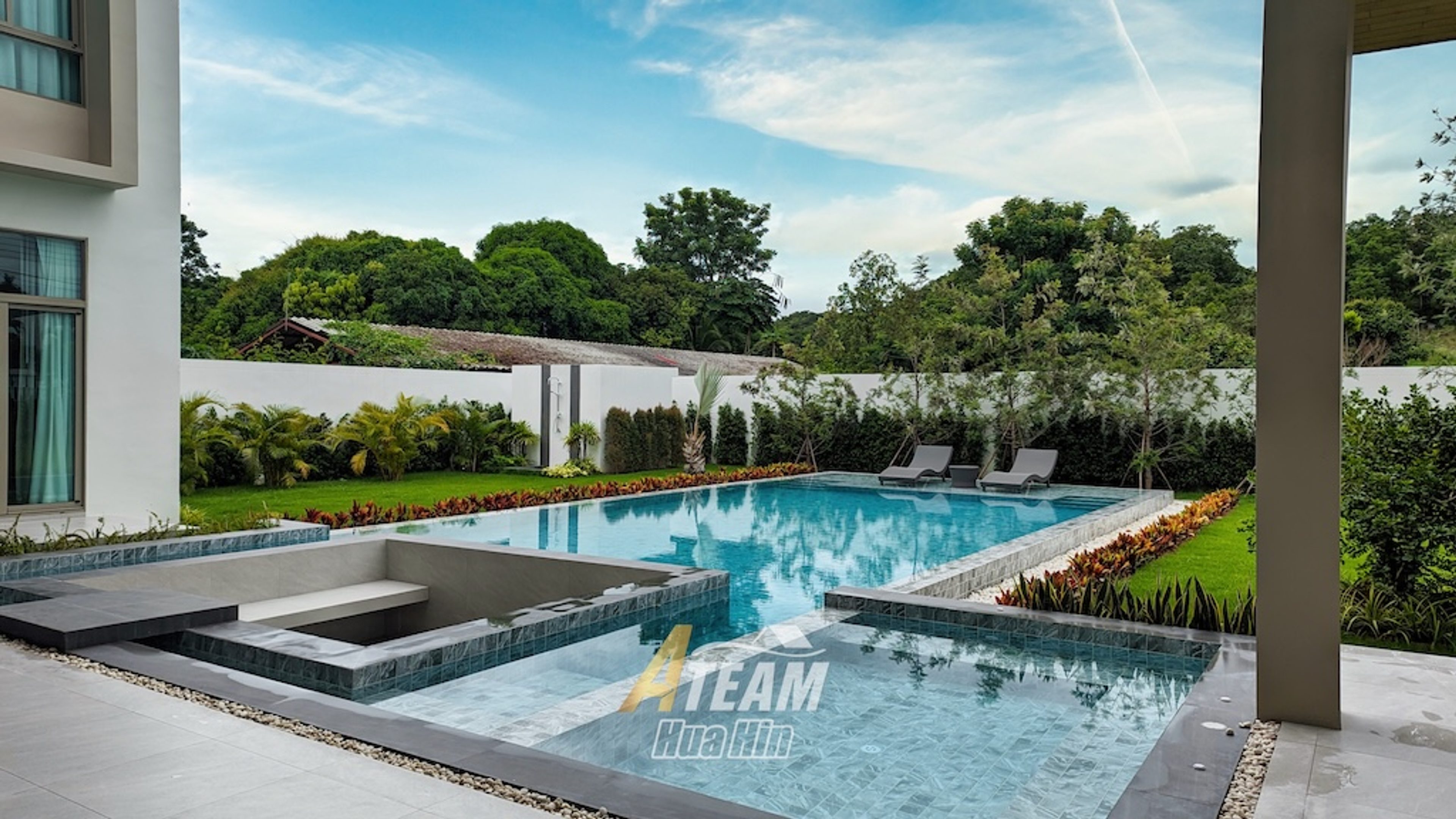 Luxury 4-Bedroom Pool Villa Surrounded by Mountains thumbnail 6