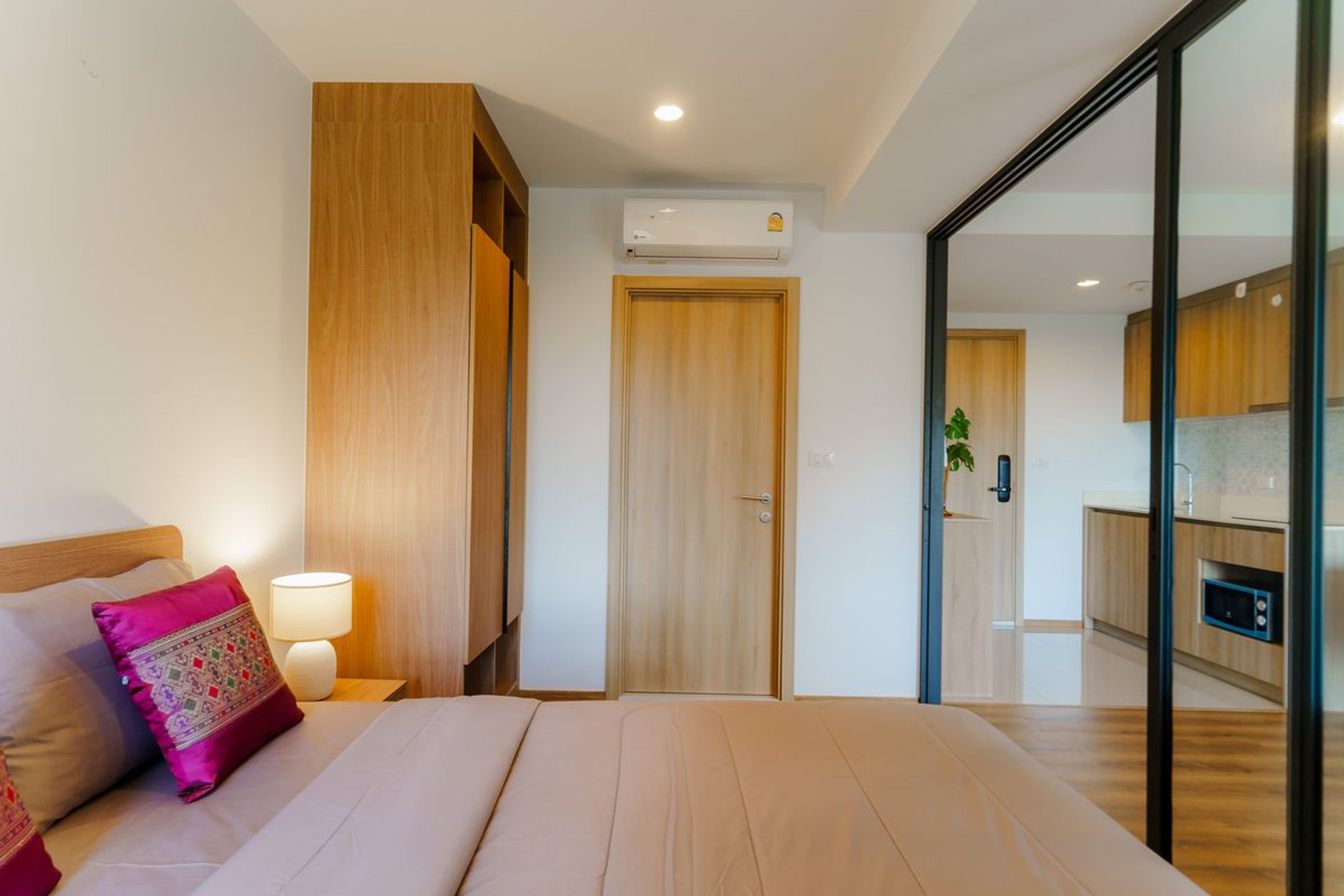 La Habana Hua Hin – Building B, 5th Floor (34 sqm, Pool View) thumbnail 14