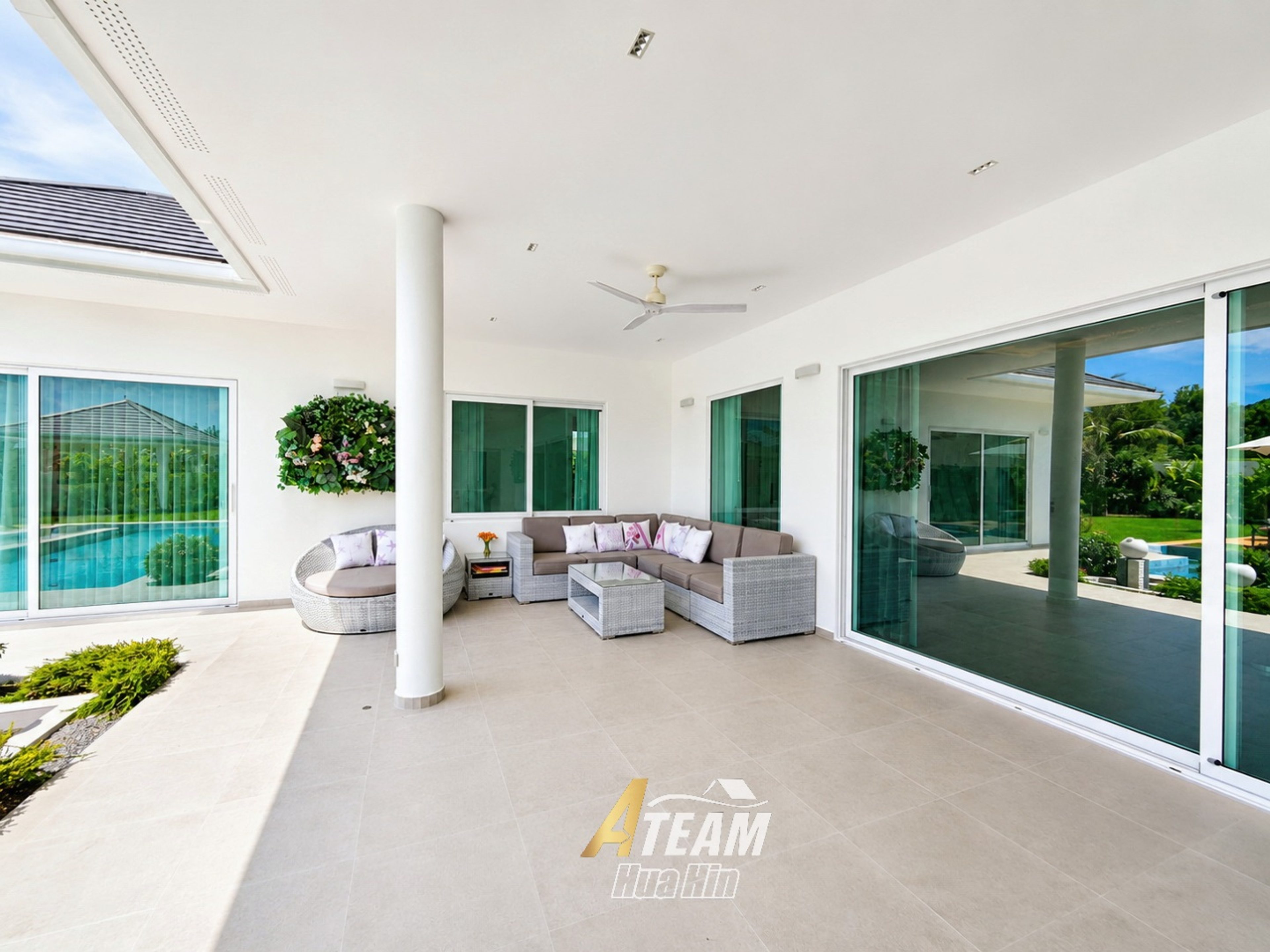 Luxury Villa with Huge Plot and Mountain View thumbnail 10