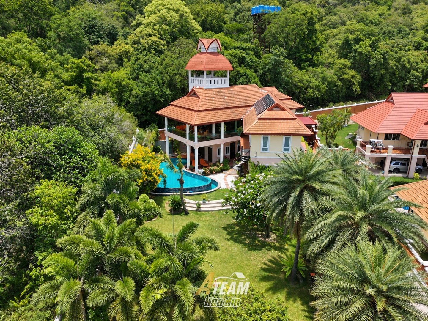 บ้านพักสุดหรู 4 ห้องนอน ในย่านเอเมอรัลด์ ไฮท์ส