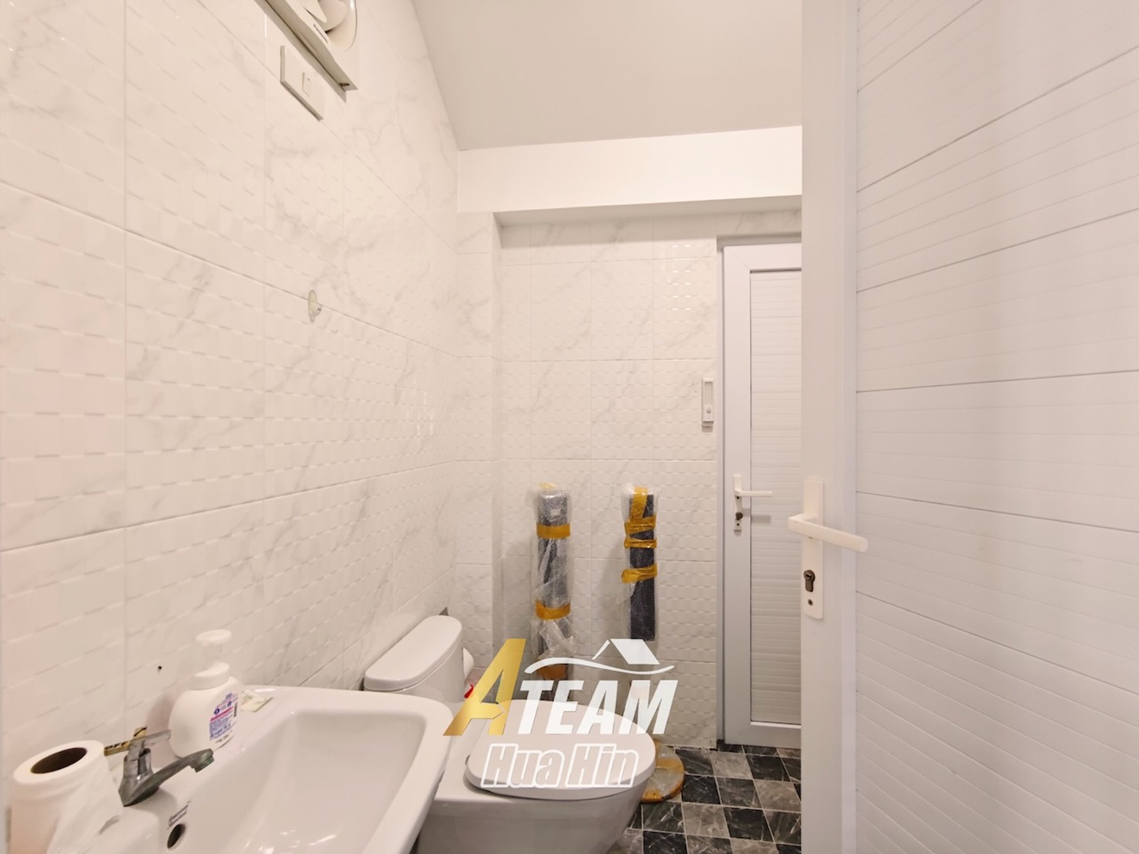 Spacious 1-Rai Estate with Two Houses in Hin Lek Fai thumbnail 34