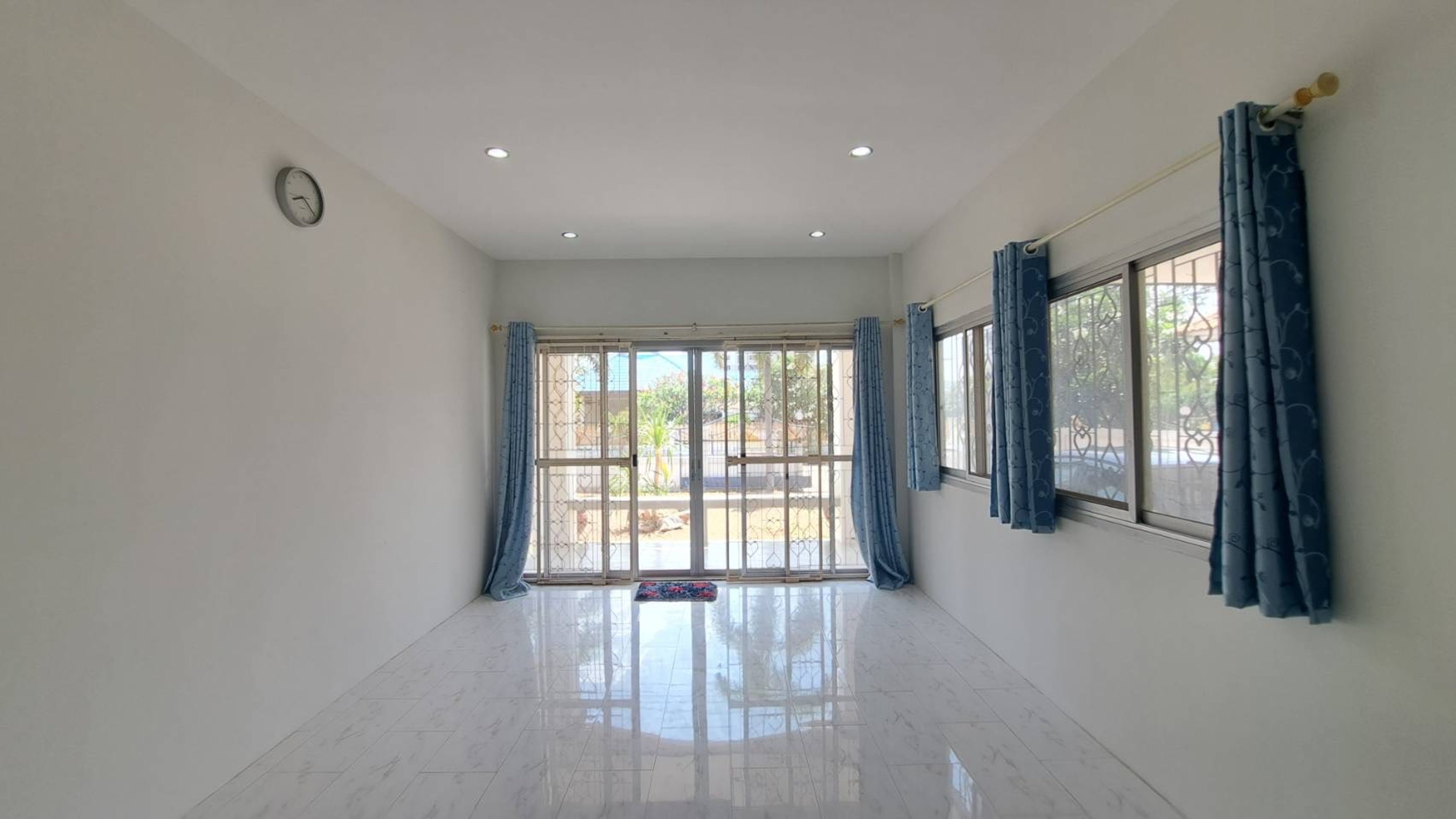 Spacious 3-Bedroom House for Sale in Hua Hin Soi 2 thumbnail 16