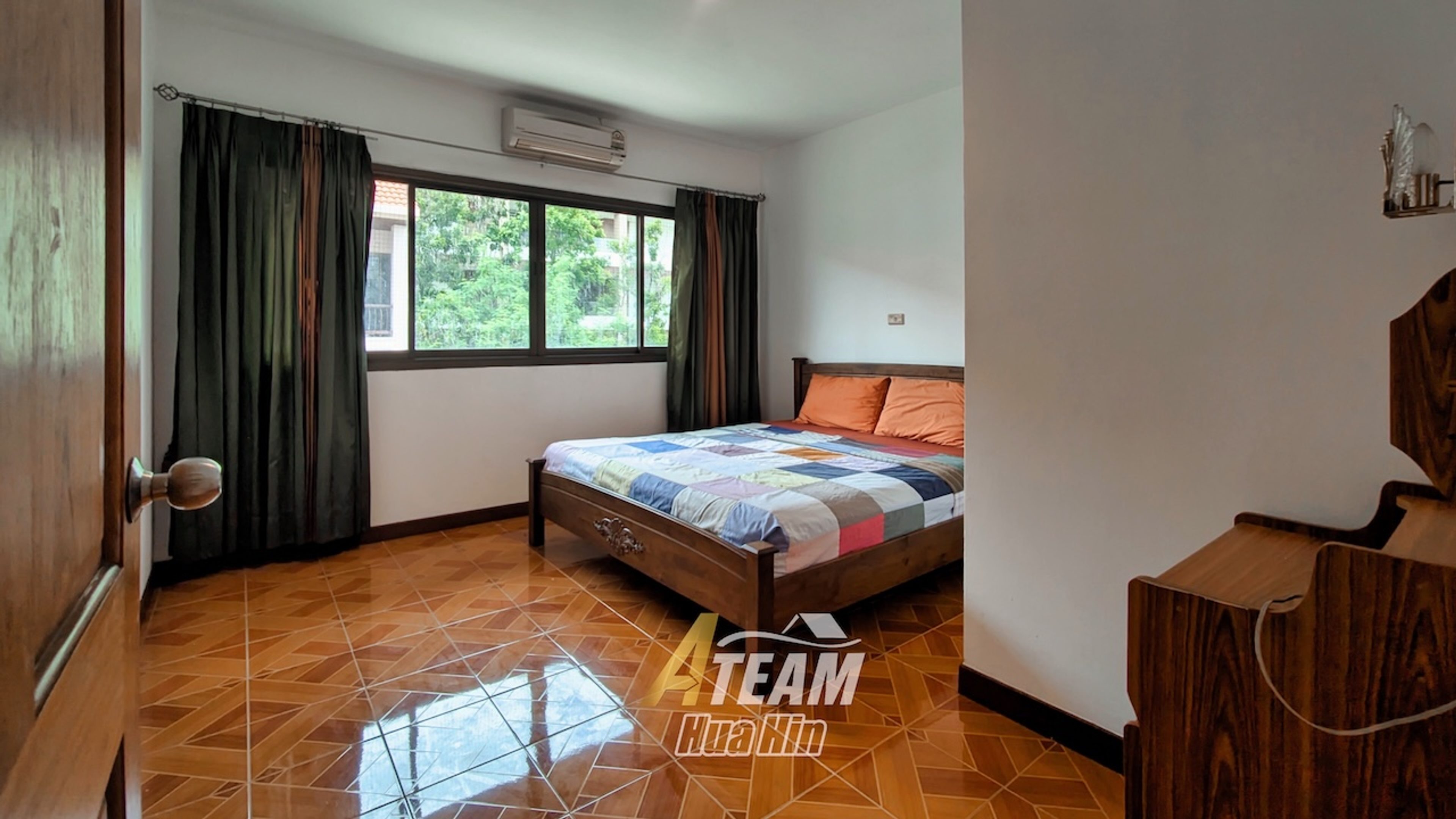 Beachfront 5-Bedroom Townhouse in Baan Suksamran – Hua Hin City Center thumbnail 24