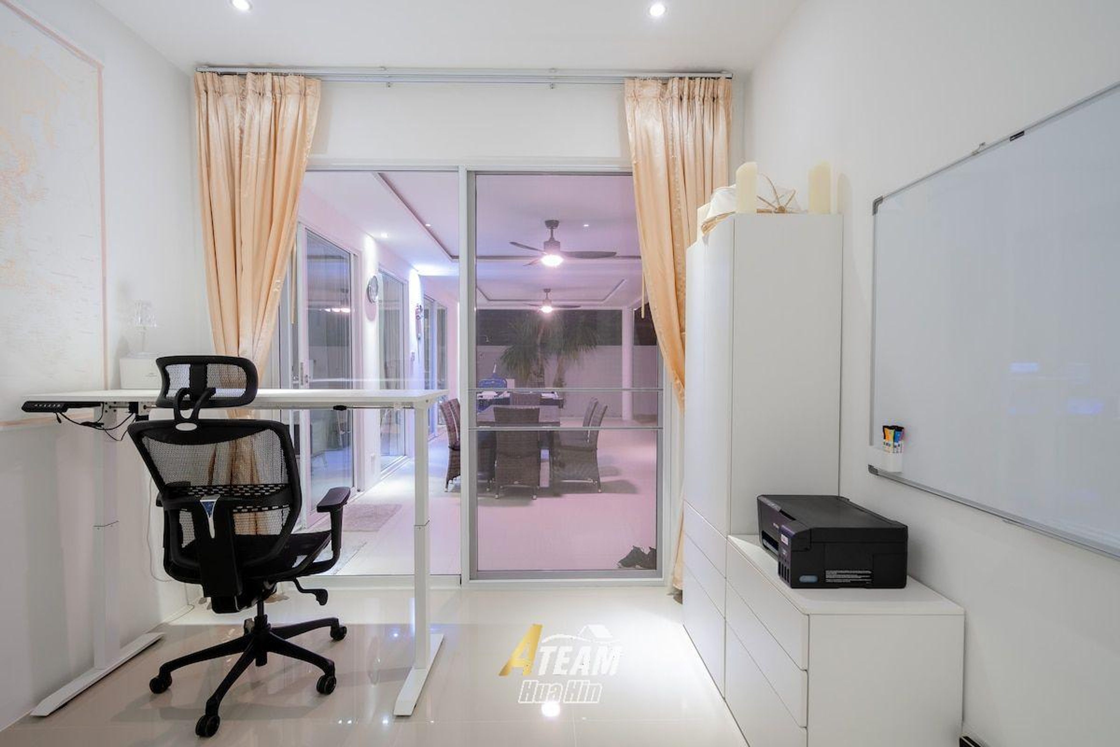 Luxury 3-Bedroom Pool Villa for Sale at Falcon Hill, Soi 102 thumbnail 29