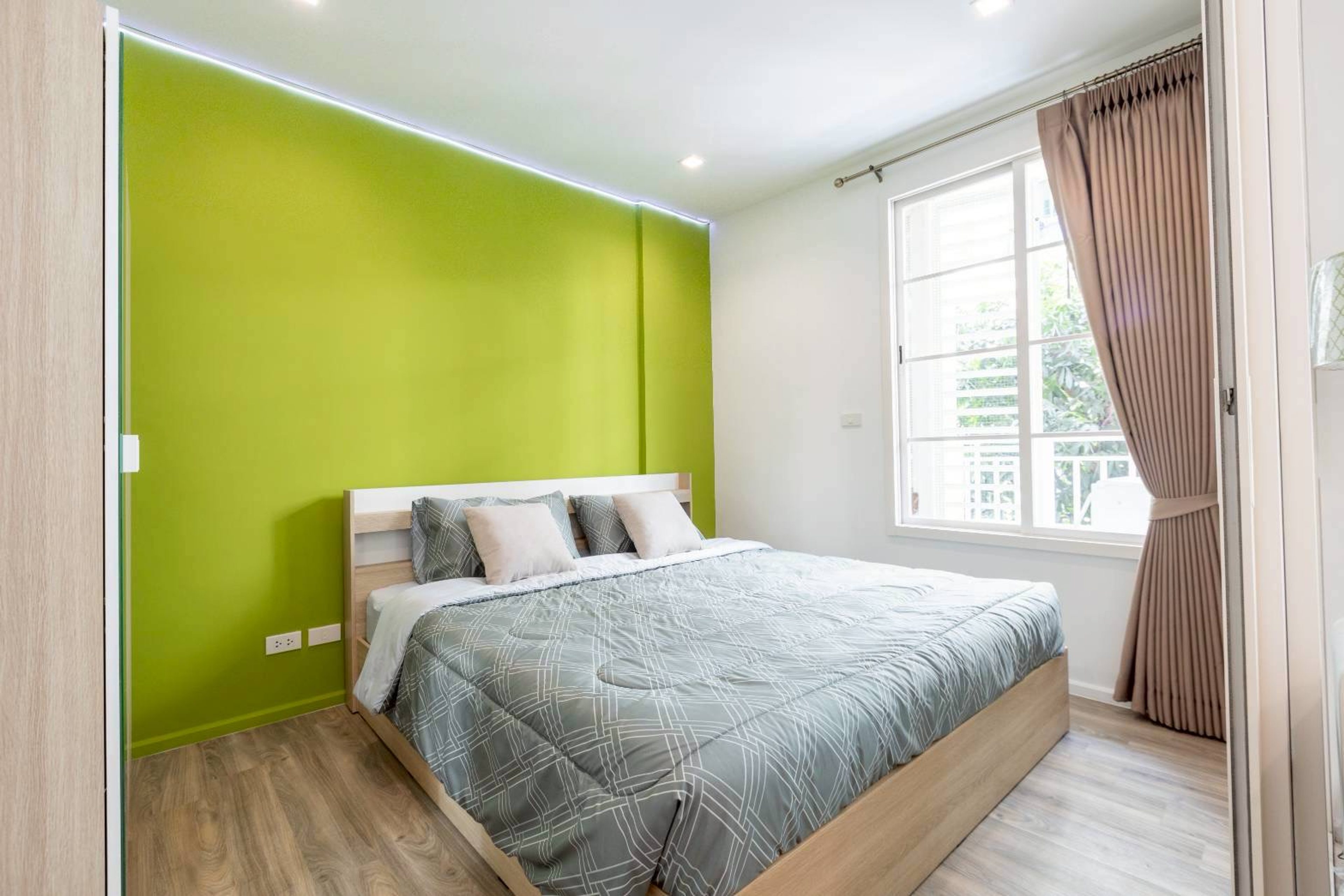 New Renovated 1 Bedroom Condo at Summer Hua Hin  thumbnail 4