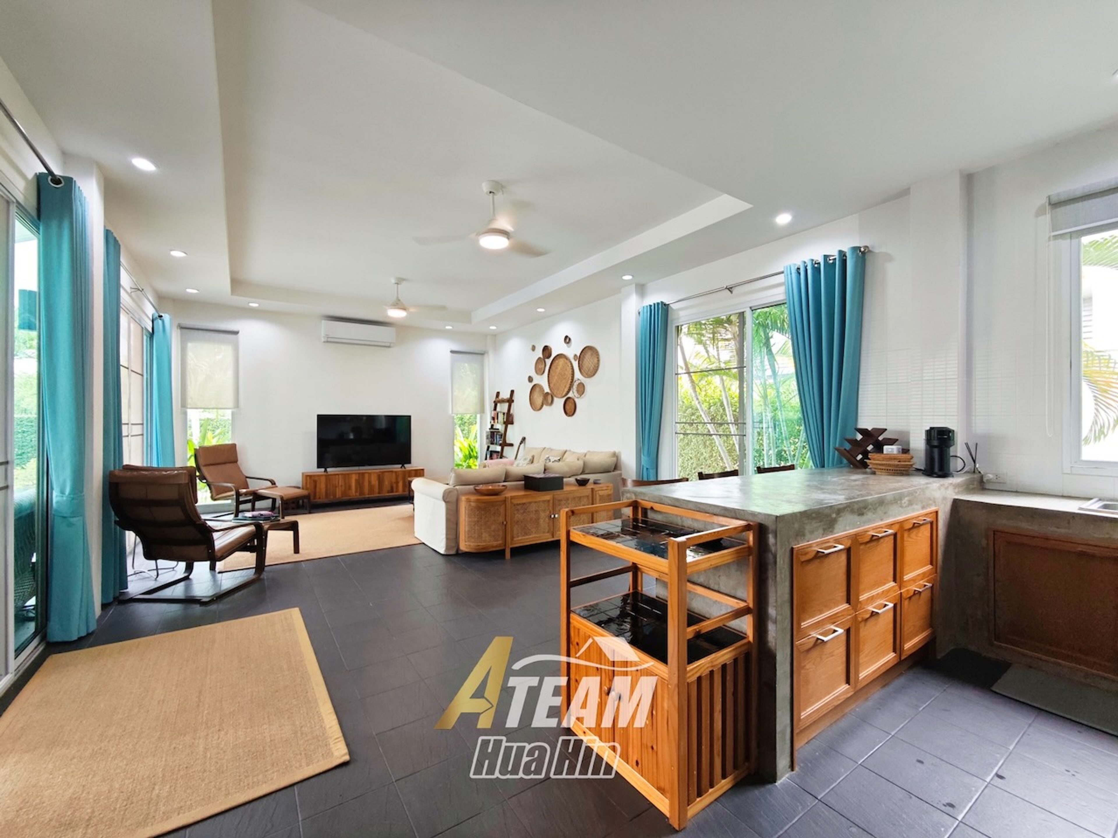 Beautiful Private 3 Bed 2 Bath Pool Villa in Hua Hin Soi 102 thumbnail 2