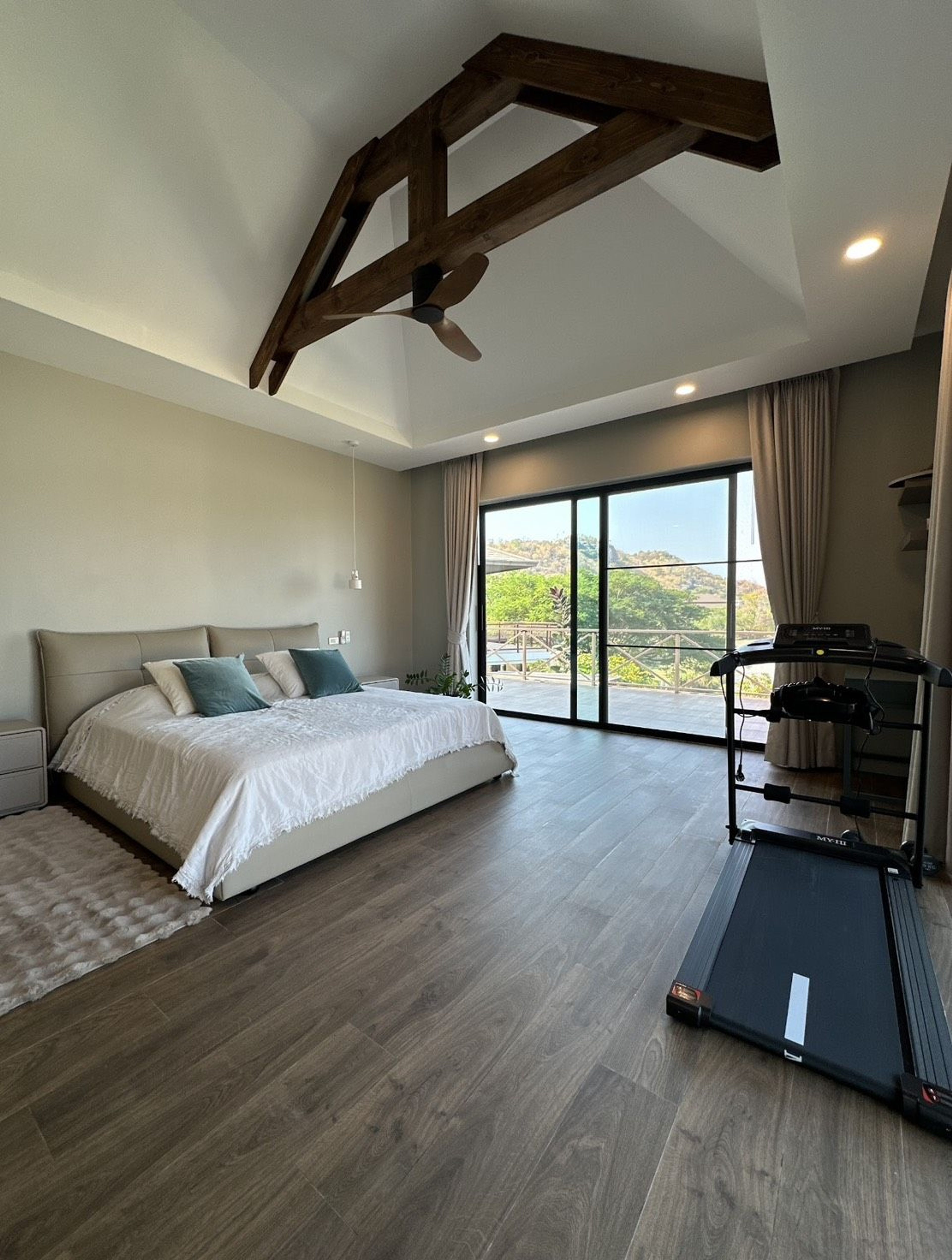 4-Bedroom Lake View Pool Villa thumbnail 18