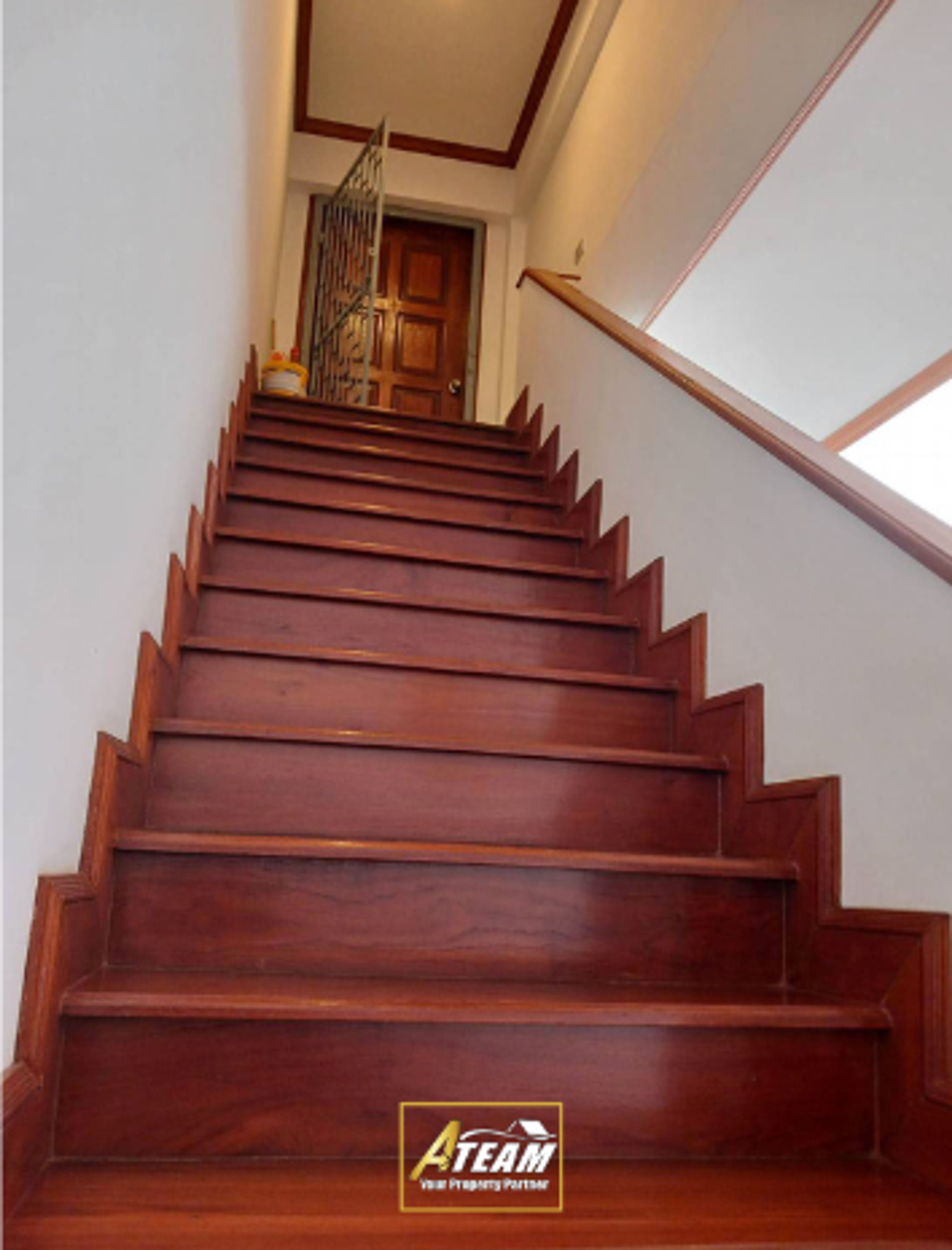 Stunning 4-Bedroom Townhouse in Hua Hin Soi 51 with Sea View and Rooft thumbnail 4