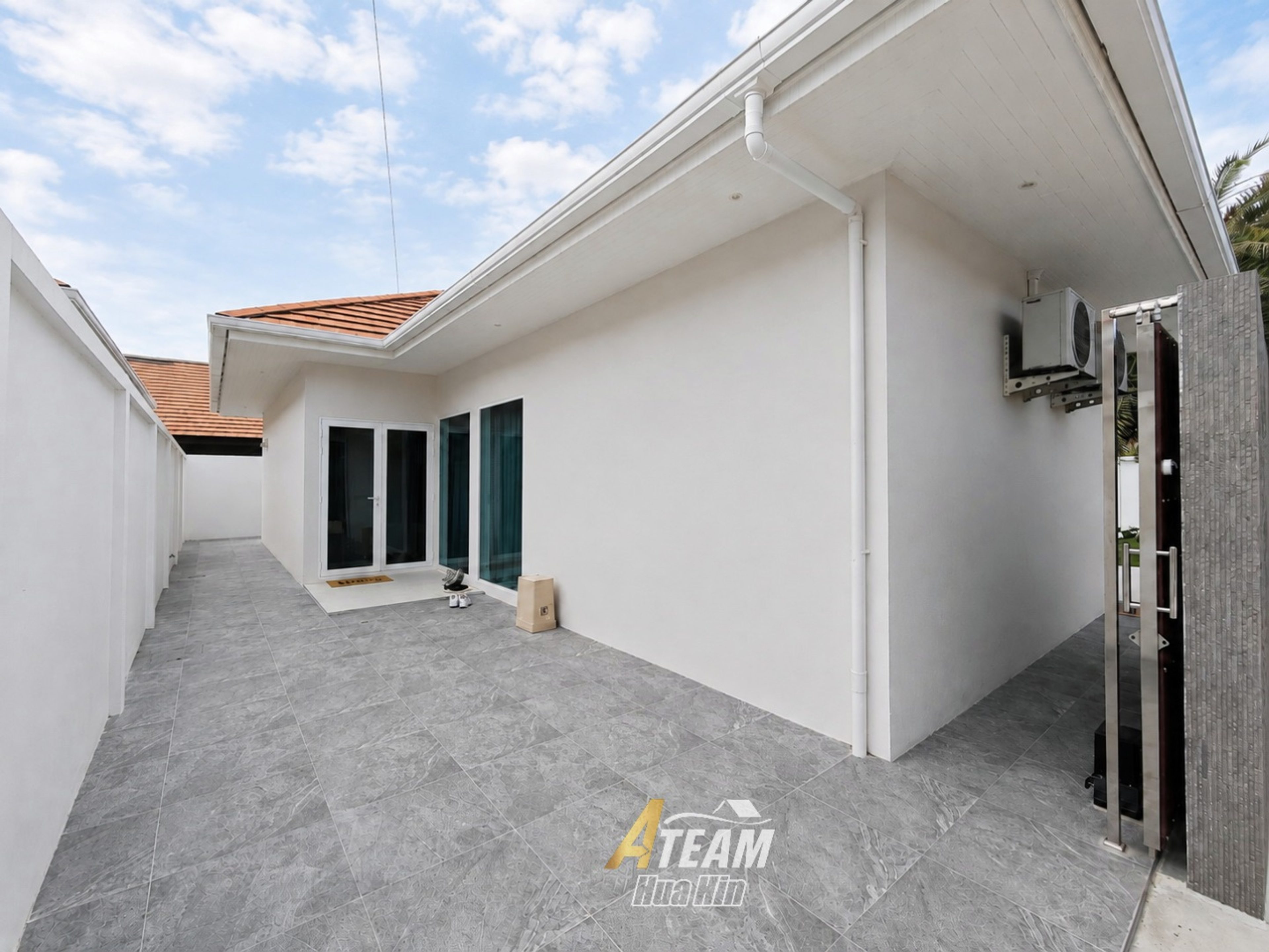 3-Bedroom Pool Villa in a Convenient Soi 114 Location thumbnail 10