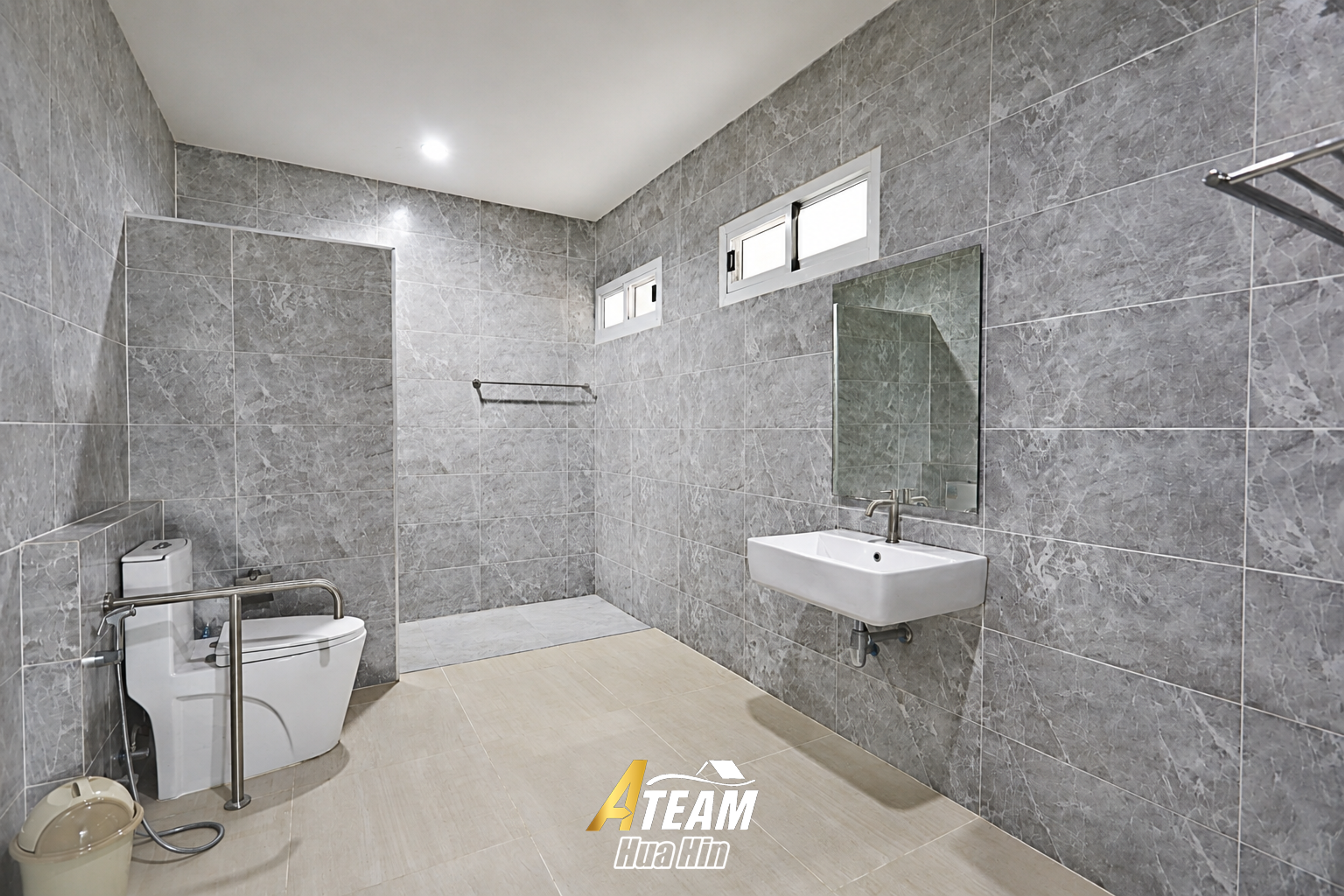 For sale House 3-Bedroom in Black Mountain. thumbnail 15