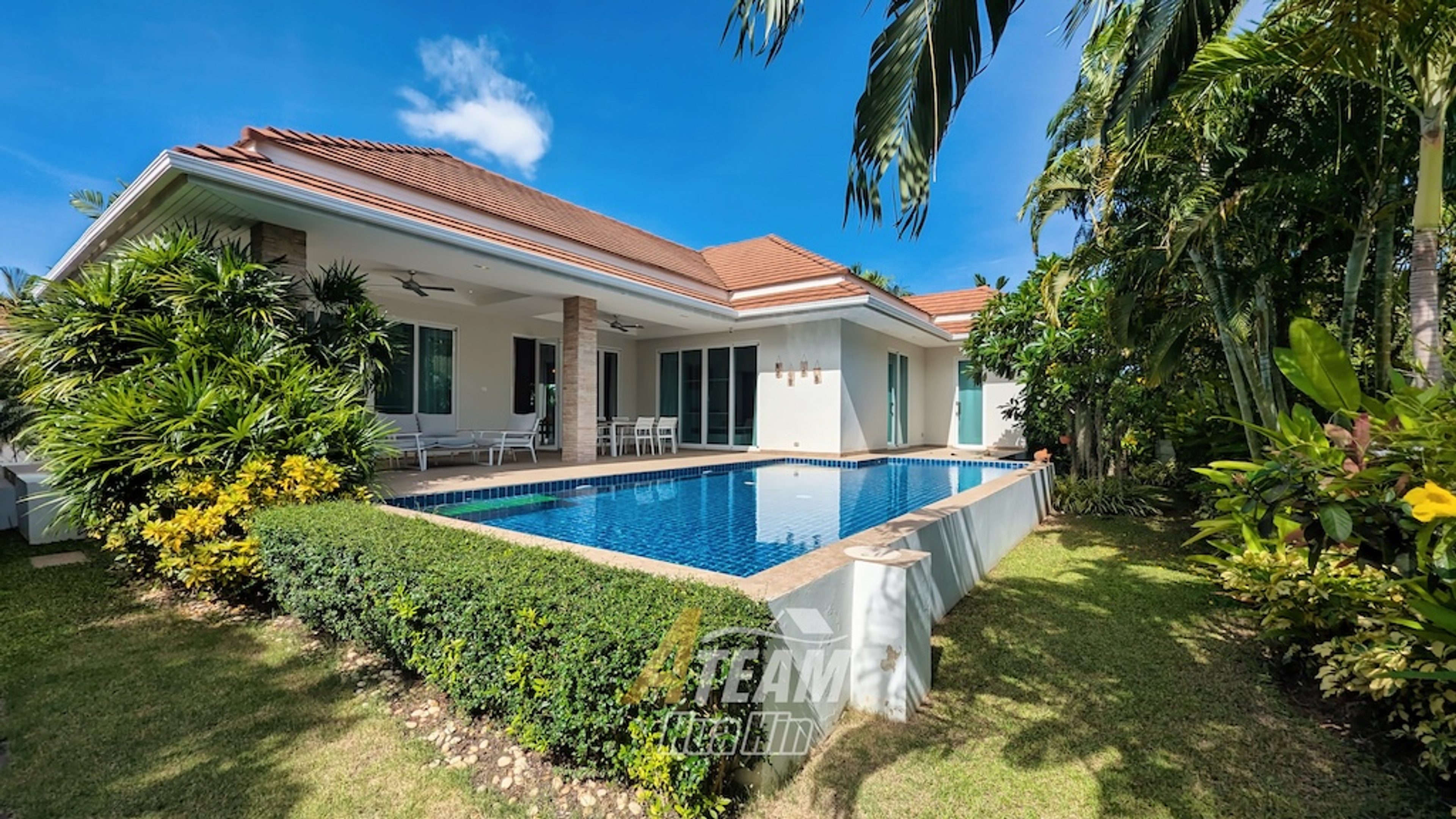 Luxury Pool Villa for rent in Woodland,  Thap Tai  thumbnail 2